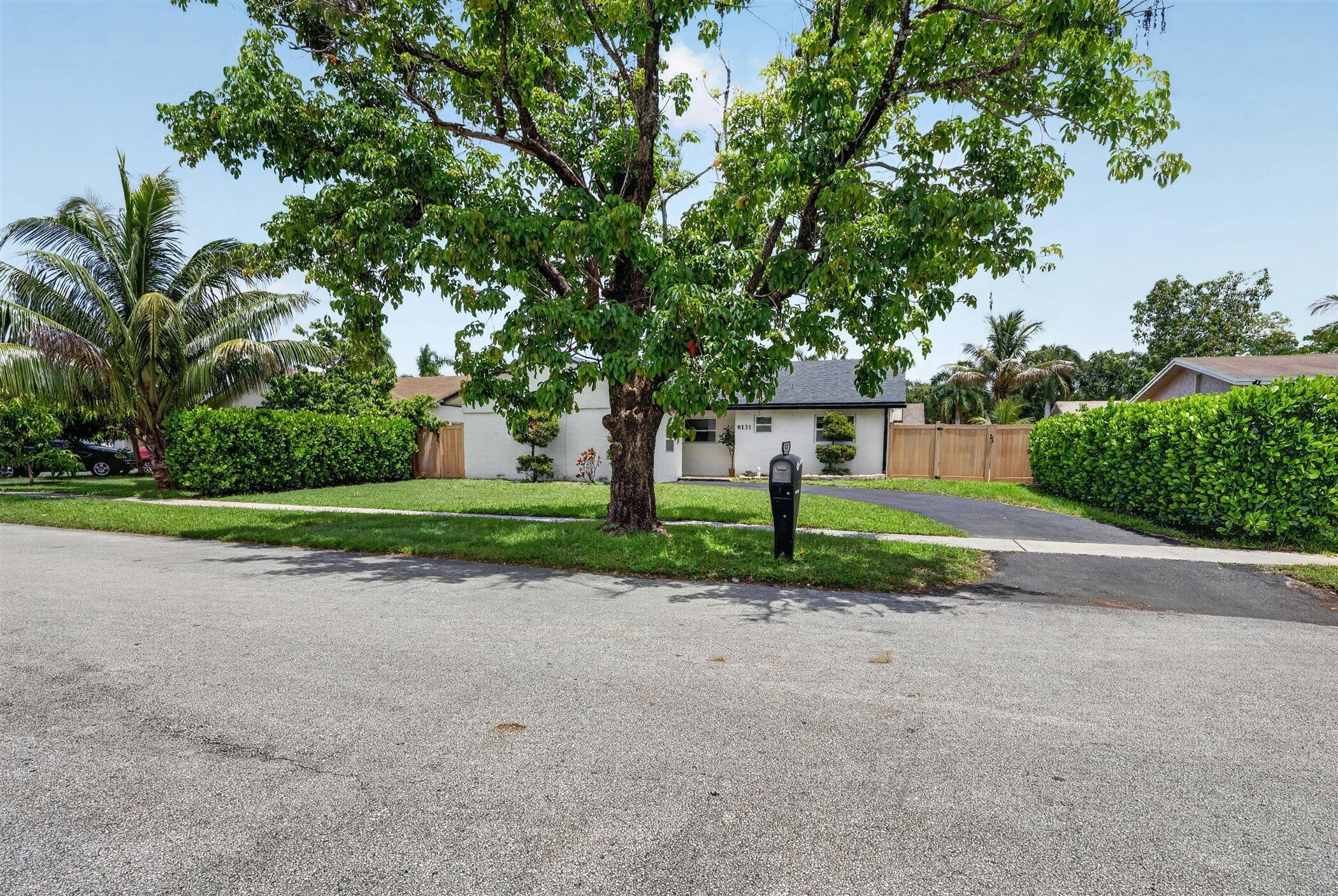 8131 NW 44TH, Lauderhill FL 33351