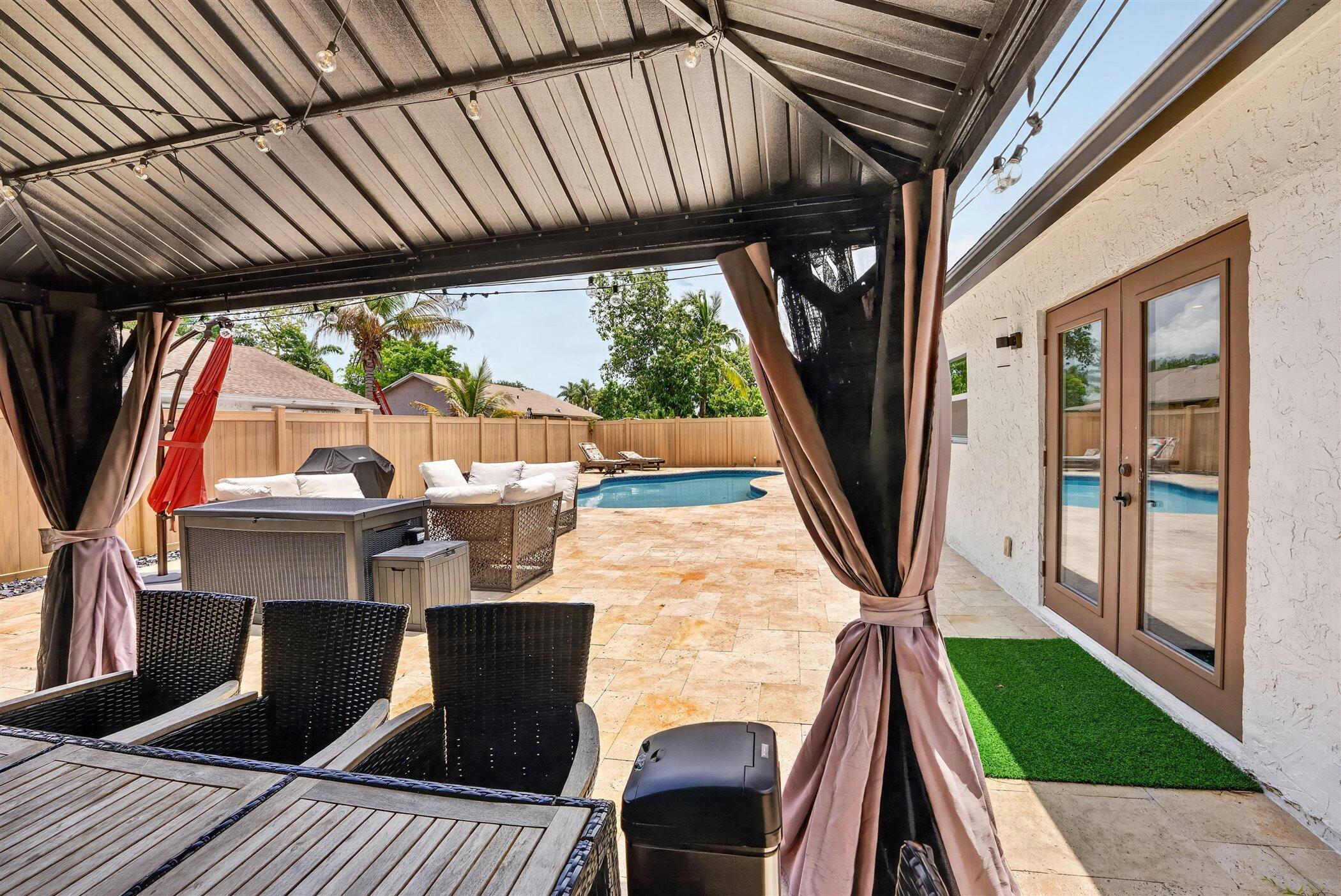 8131 NW 44TH, Lauderhill FL 33351