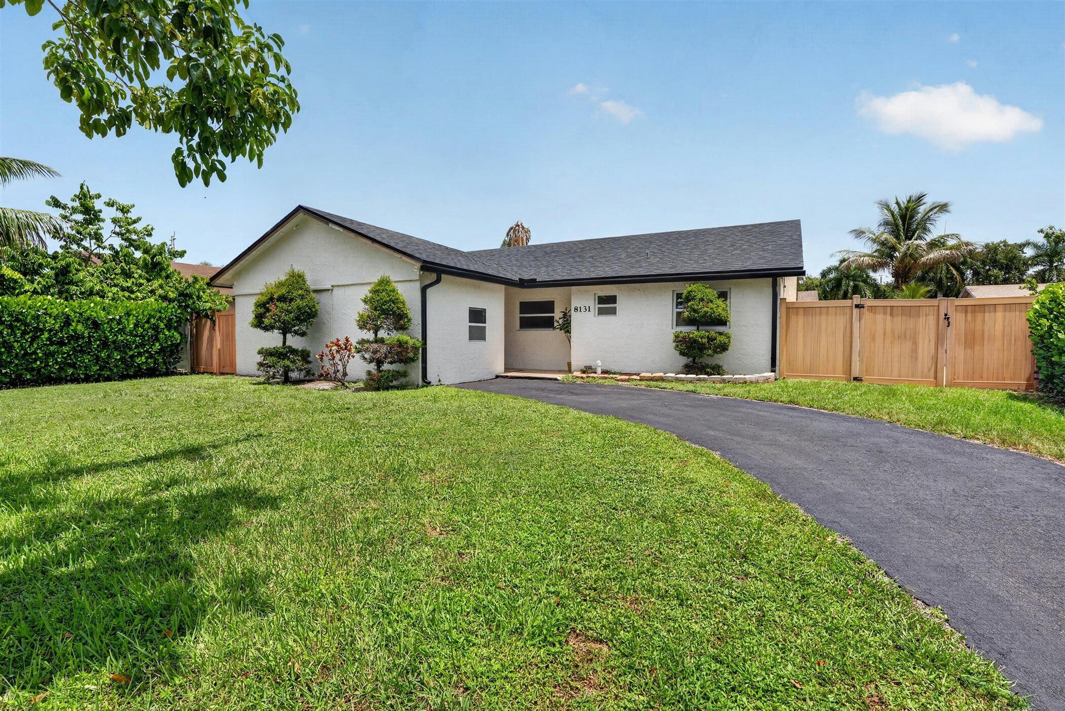 8131 NW 44TH, Lauderhill FL 33351