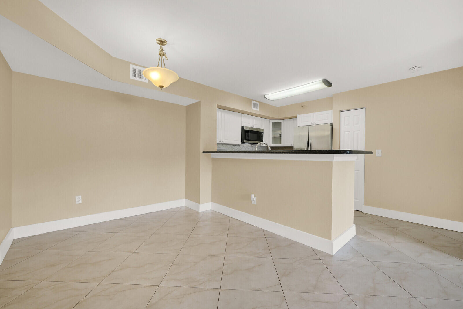 110 Yacht Club #105, Hypoluxo FL 33462