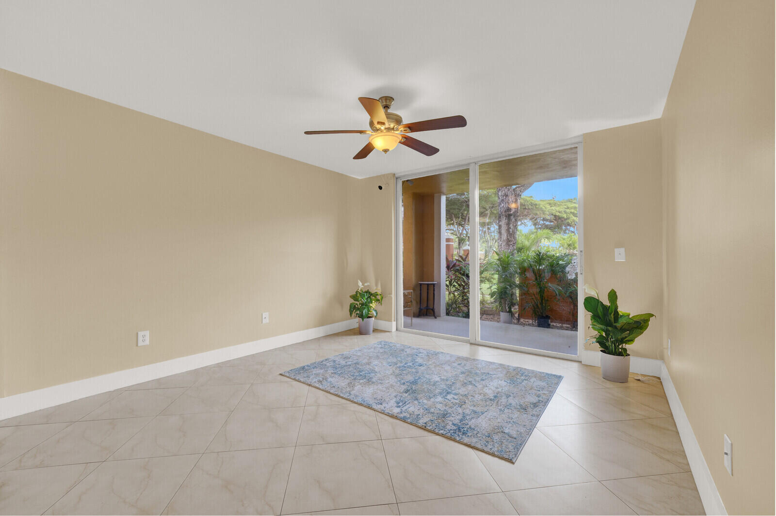 110 Yacht Club #105, Hypoluxo FL 33462