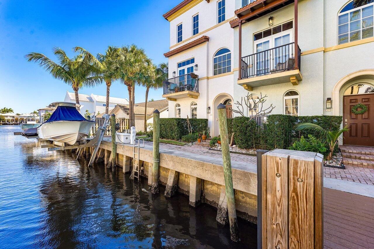 813 Estancia, Boynton Beach FL 33435