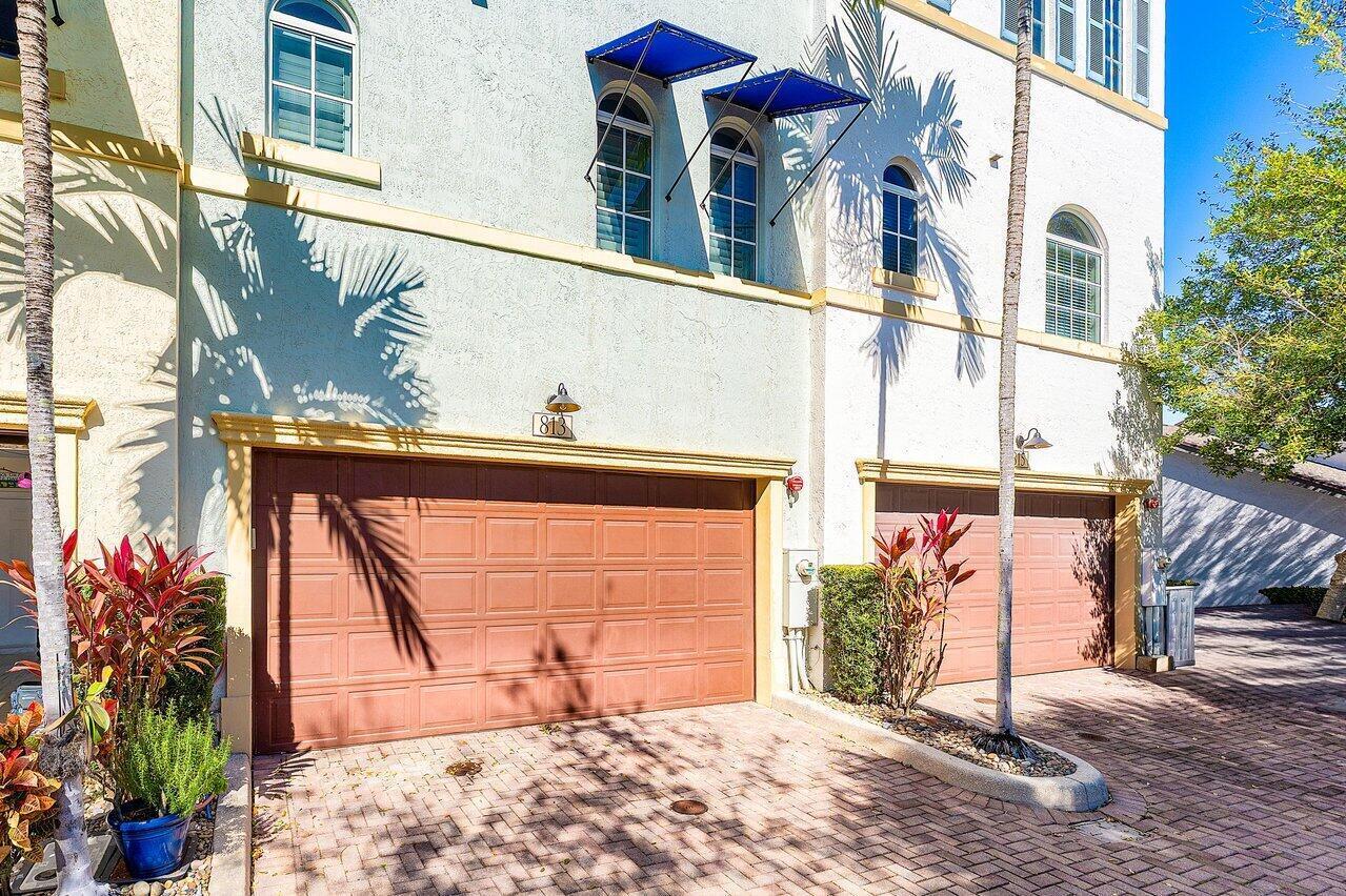 813 Estancia, Boynton Beach FL 33435