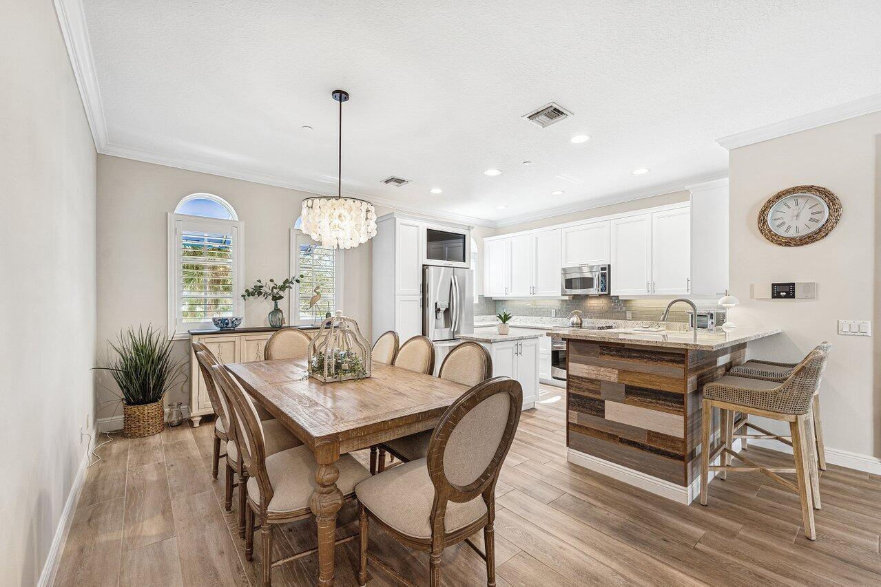 813 Estancia, Boynton Beach FL 33435
