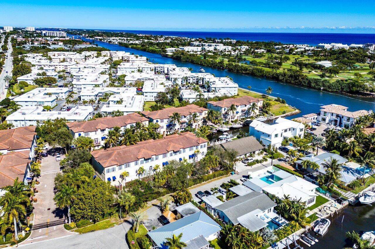 813 Estancia, Boynton Beach FL 33435