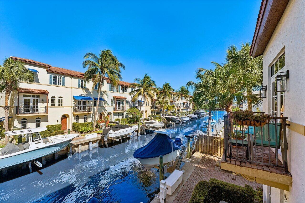 813 Estancia, Boynton Beach FL 33435