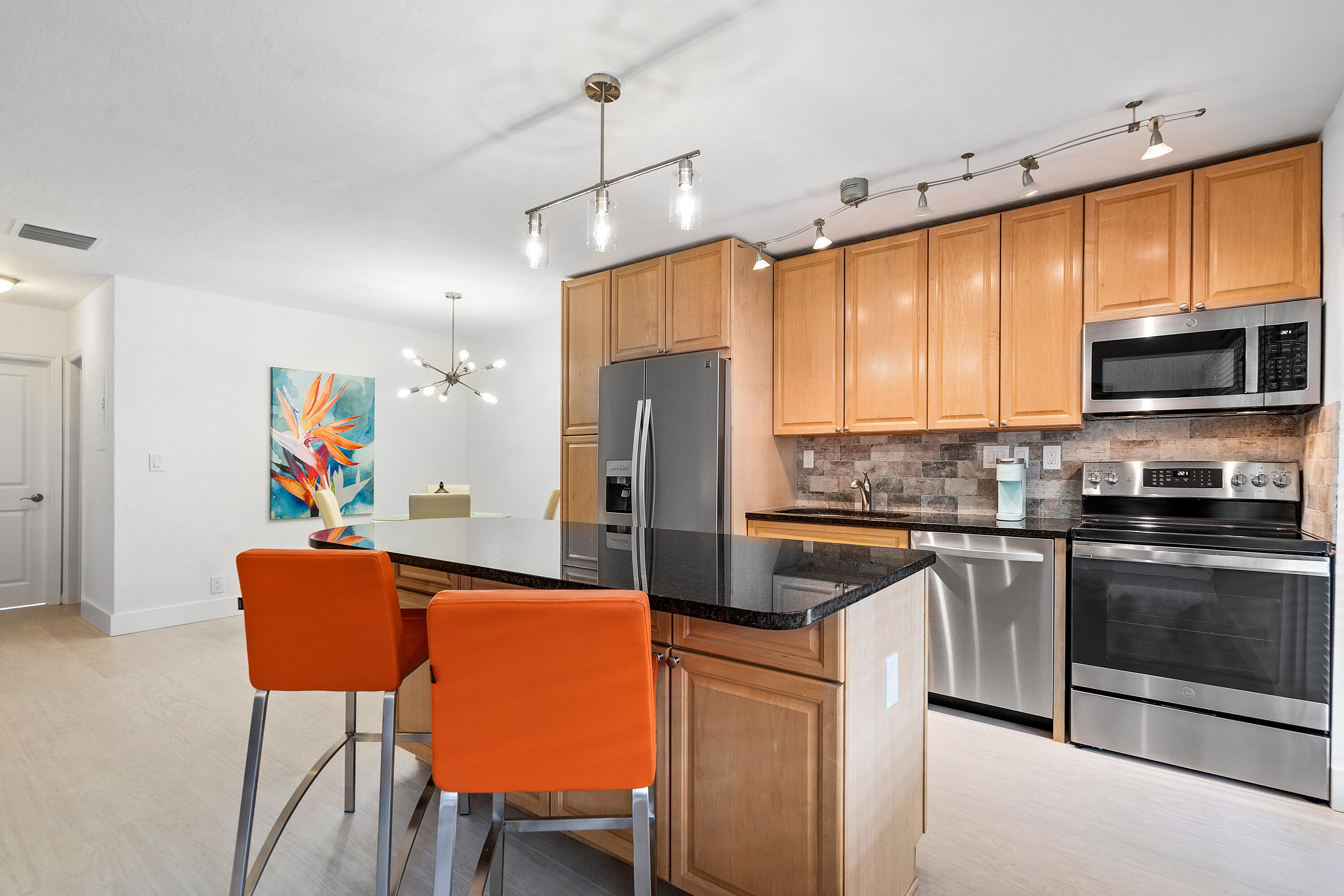 2881 NE 32nd #220, Fort Lauderdale FL 33306