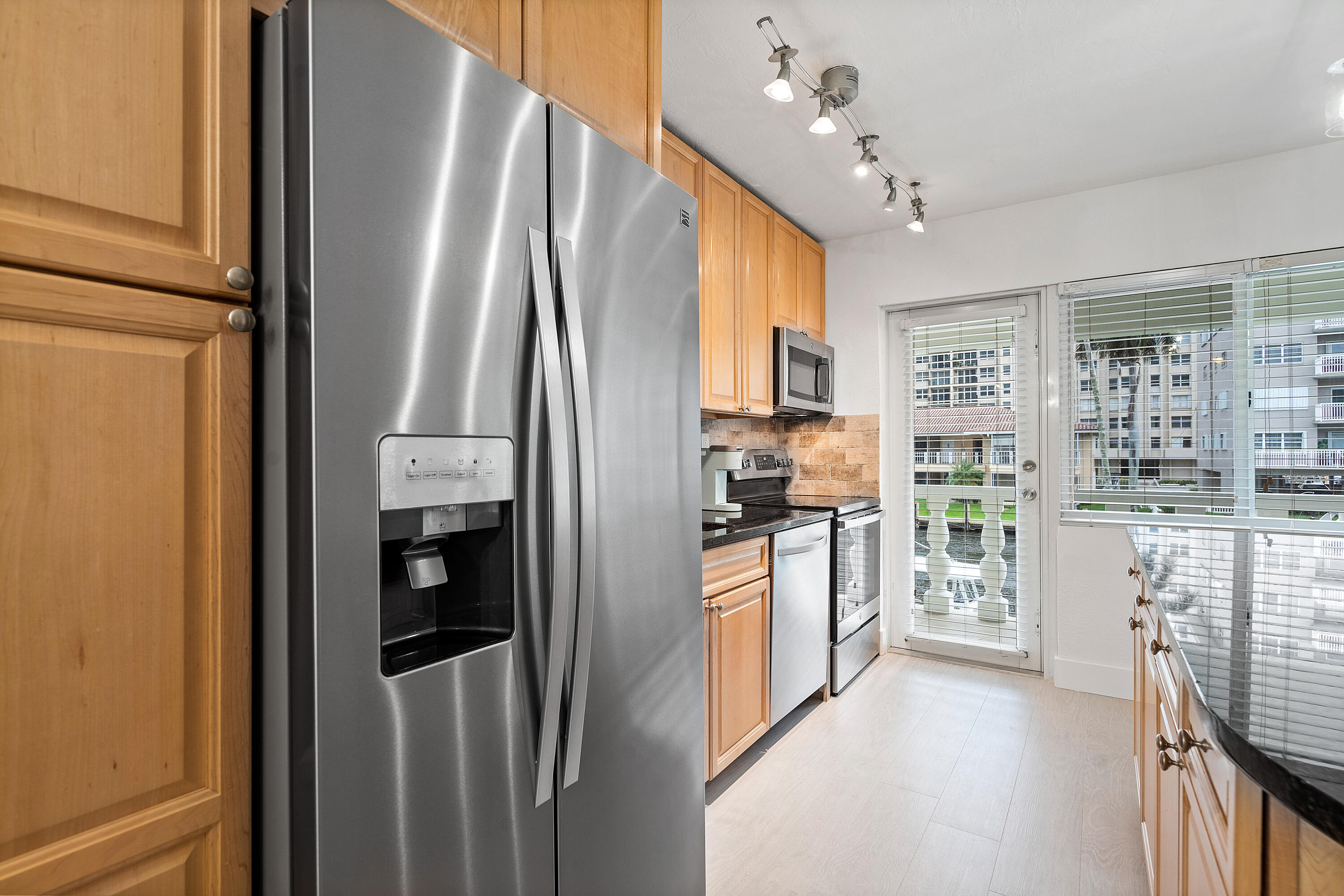 2881 NE 32nd #220, Fort Lauderdale FL 33306