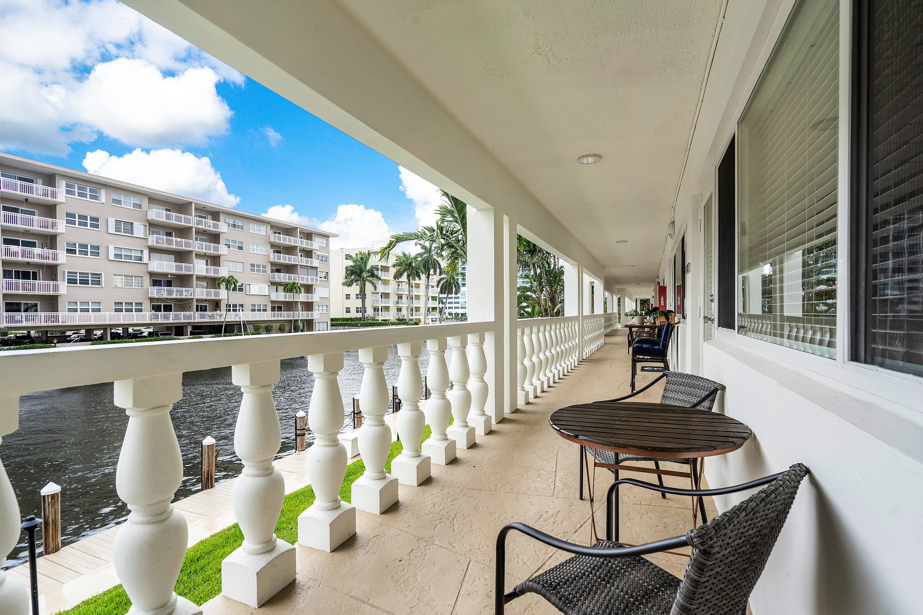 2881 NE 32nd #220, Fort Lauderdale FL 33306