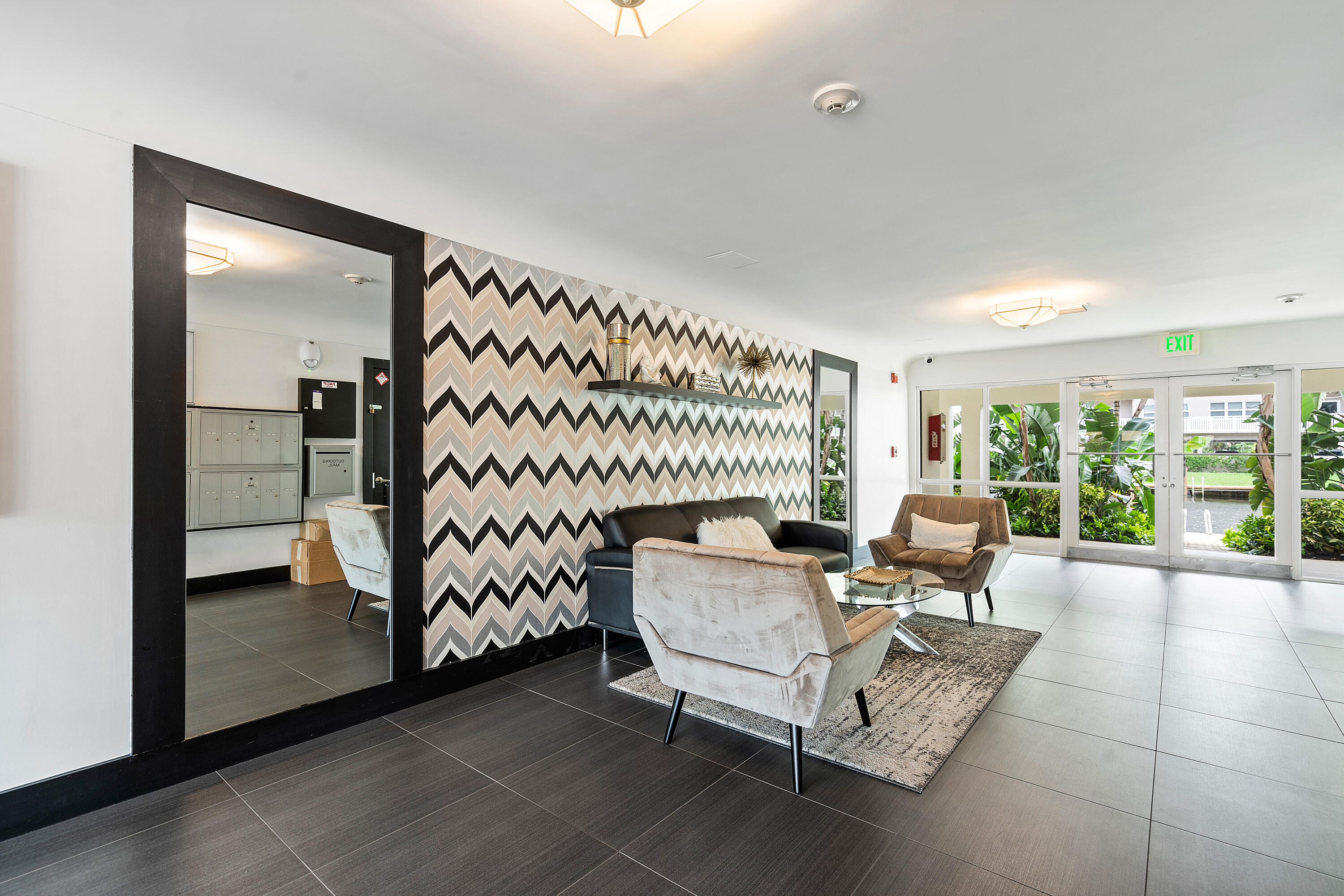 2881 NE 32nd #220, Fort Lauderdale FL 33306