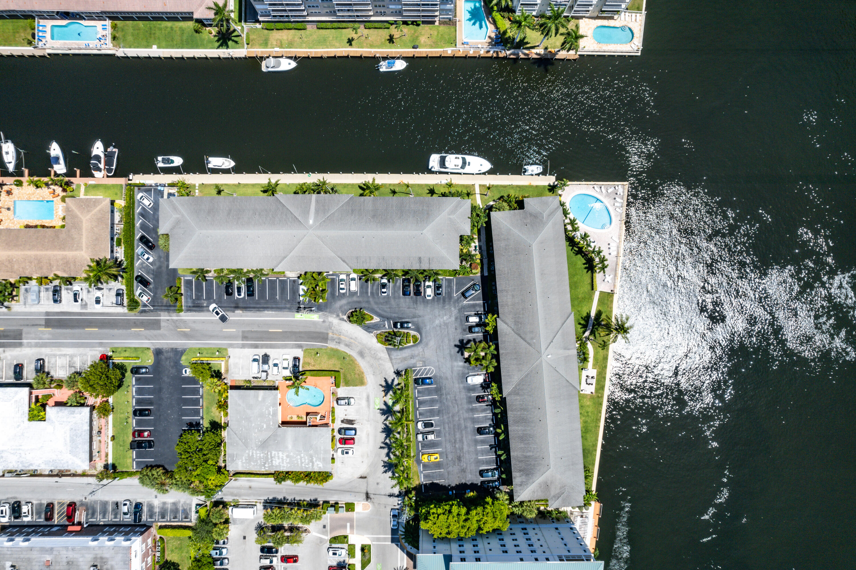 2881 NE 32nd #220, Fort Lauderdale FL 33306