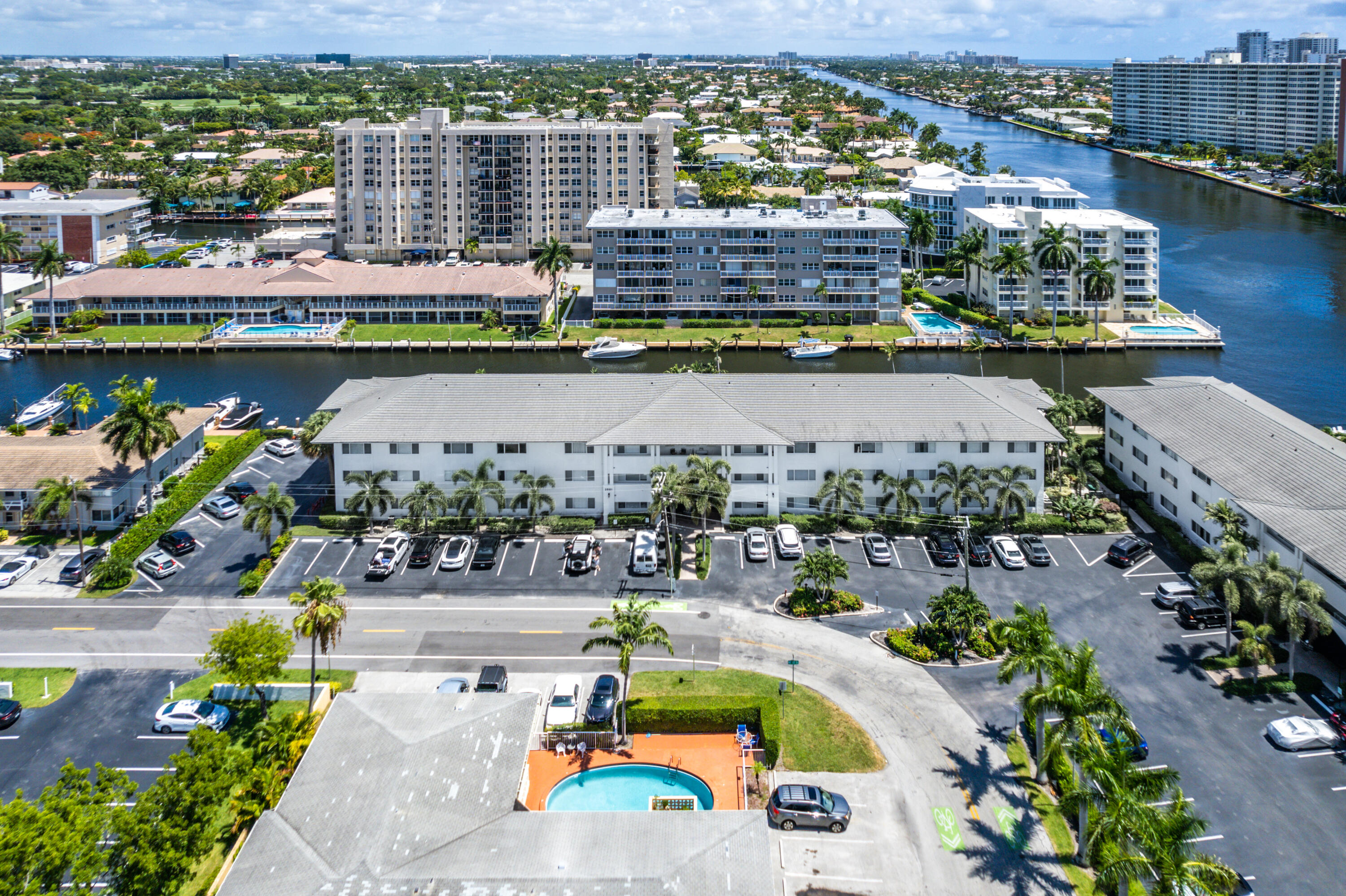 2881 NE 32nd #220, Fort Lauderdale FL 33306