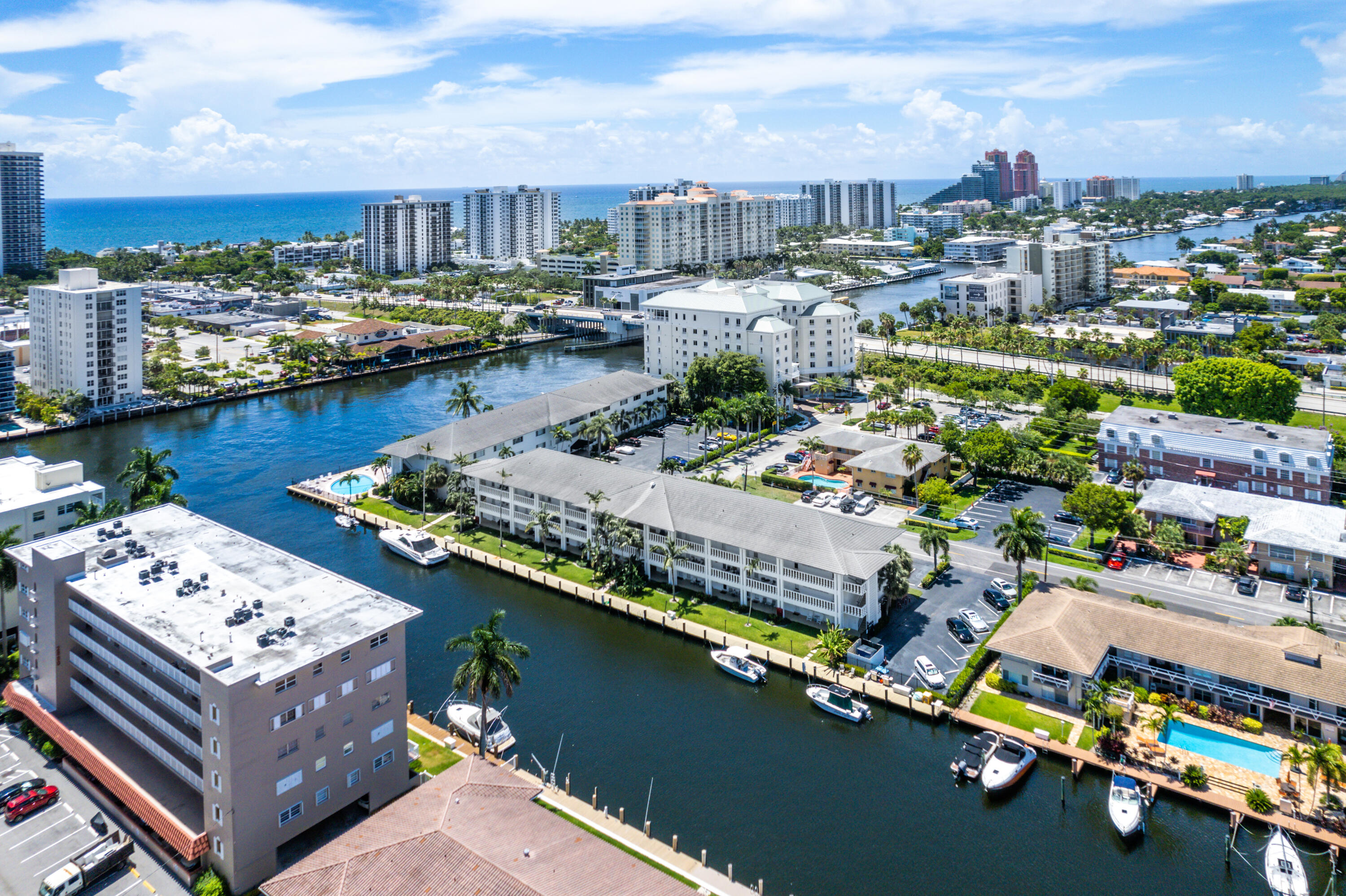 2881 NE 32nd #220, Fort Lauderdale FL 33306