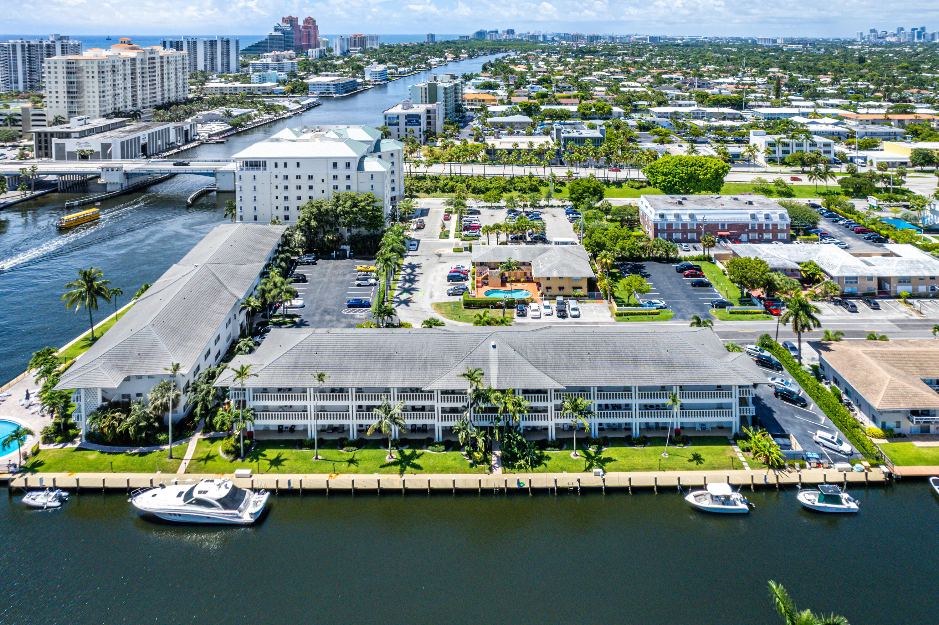2881 NE 32nd #220, Fort Lauderdale FL 33306