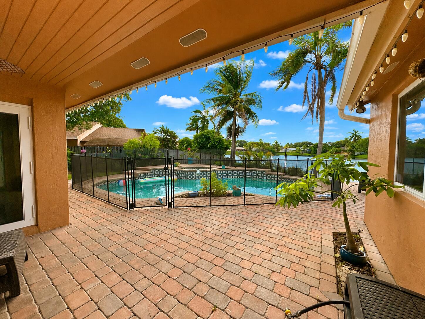 5040 SW 117th, Cooper City FL 33330