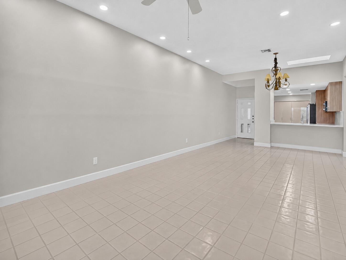 7460 La Paz #304, Boca Raton FL 33433