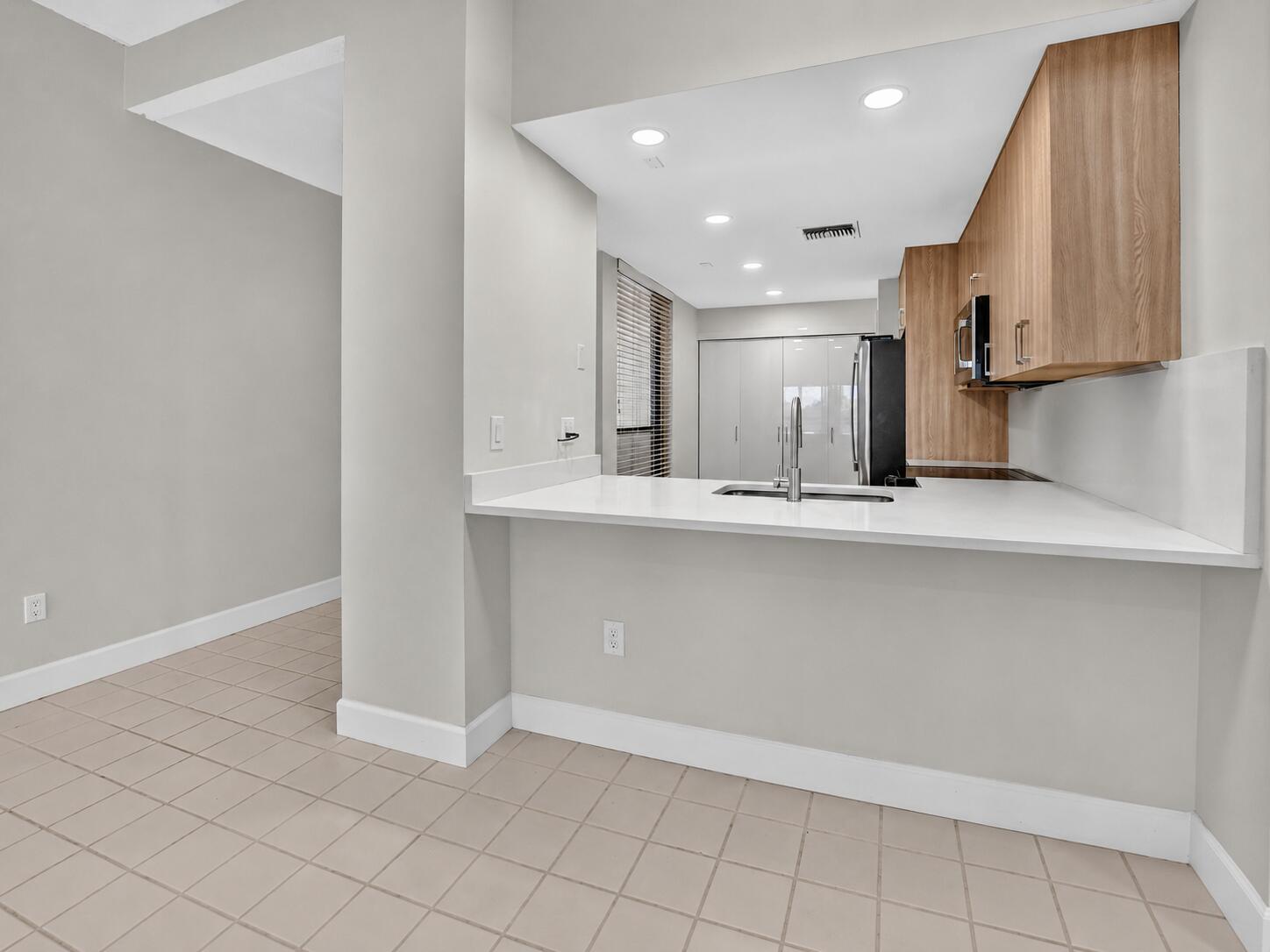 7460 La Paz #304, Boca Raton FL 33433