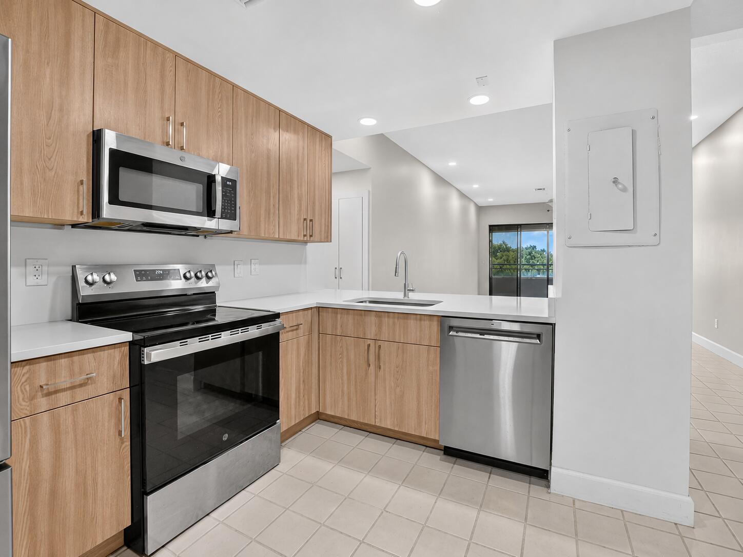 7460 La Paz #304, Boca Raton FL 33433