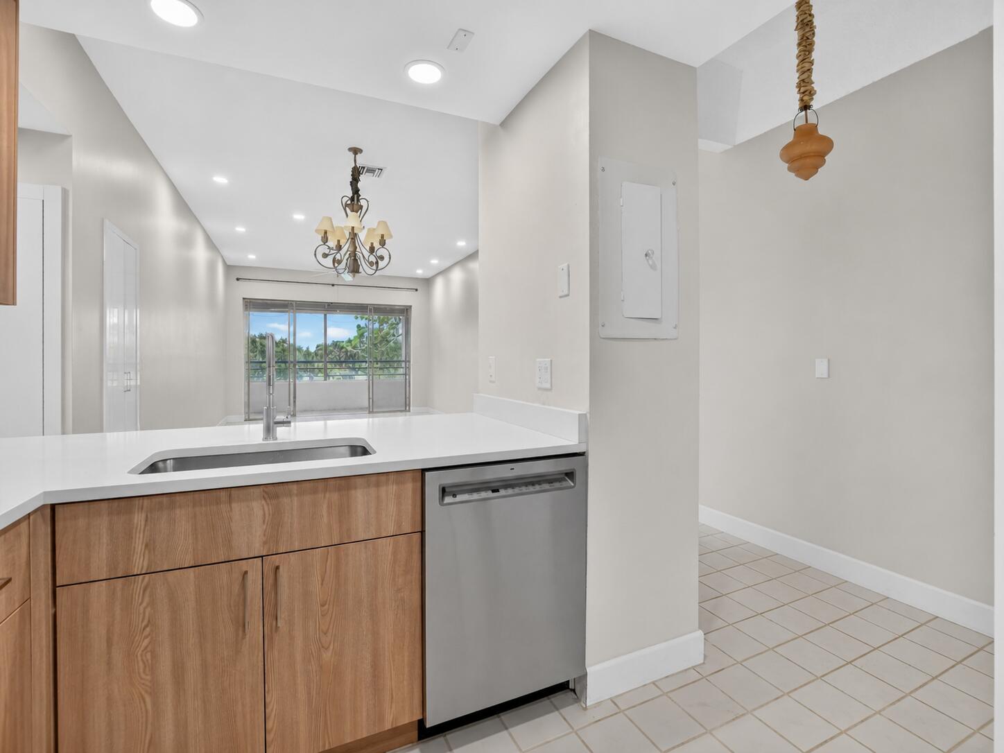7460 La Paz #304, Boca Raton FL 33433