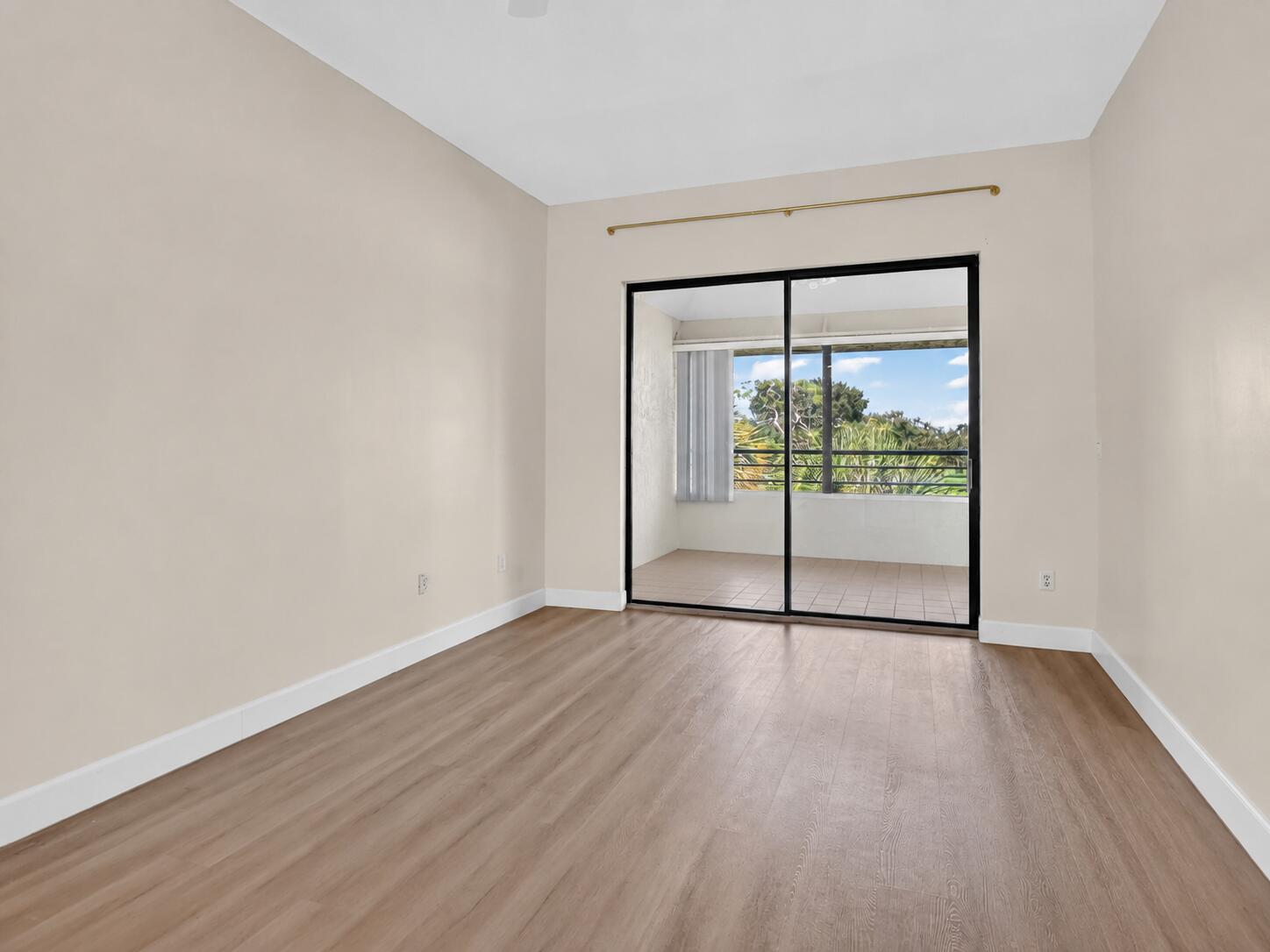 7460 La Paz #304, Boca Raton FL 33433