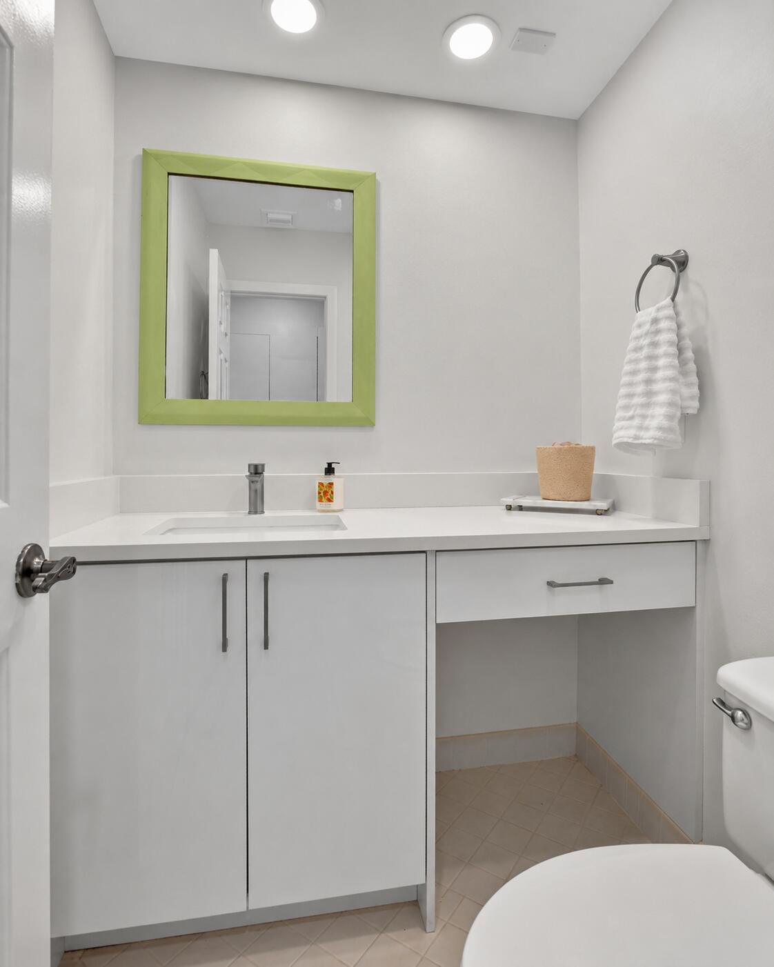 7460 La Paz #304, Boca Raton FL 33433