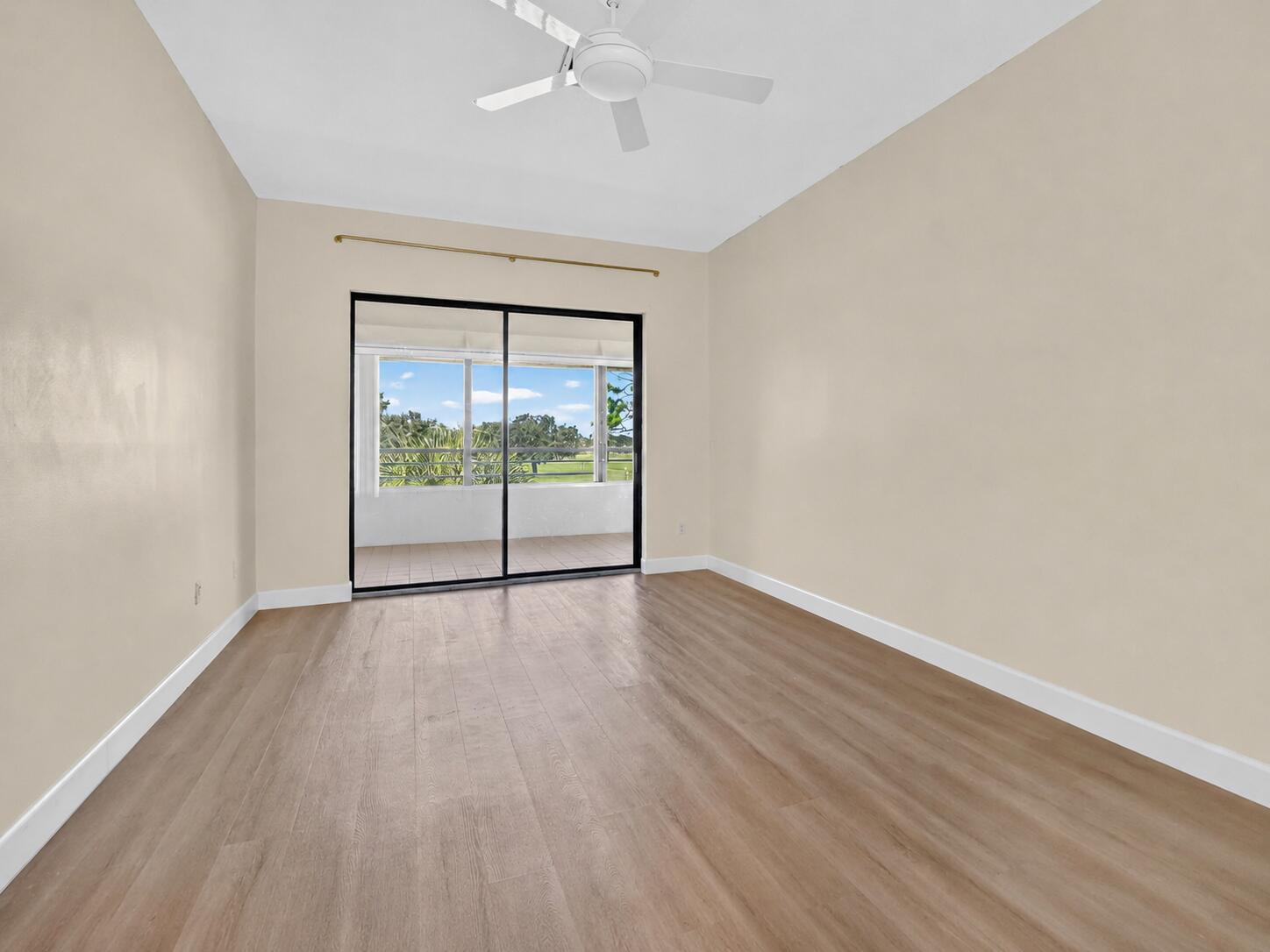7460 La Paz #304, Boca Raton FL 33433