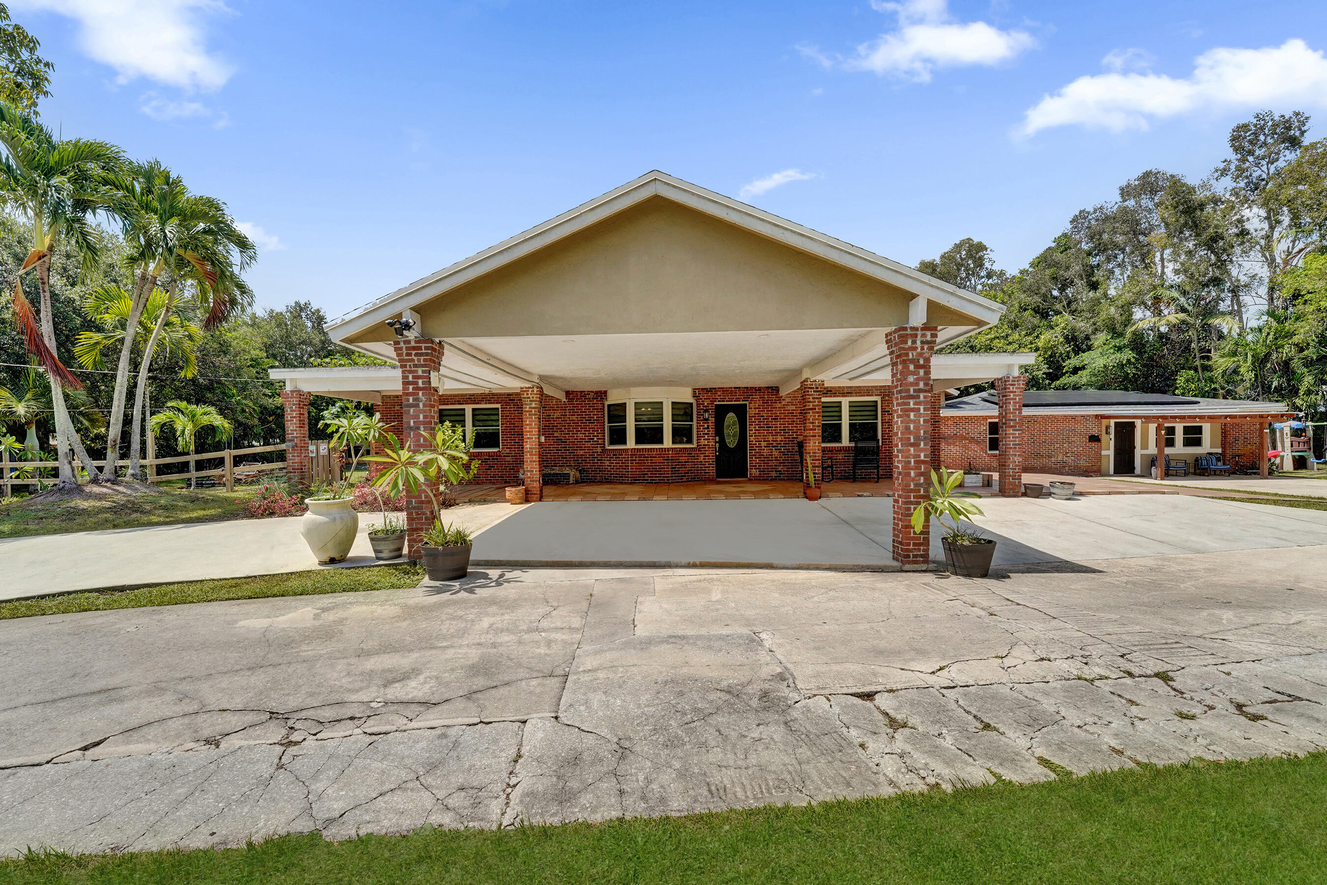 10951 SW 58th, Davie FL 33328
