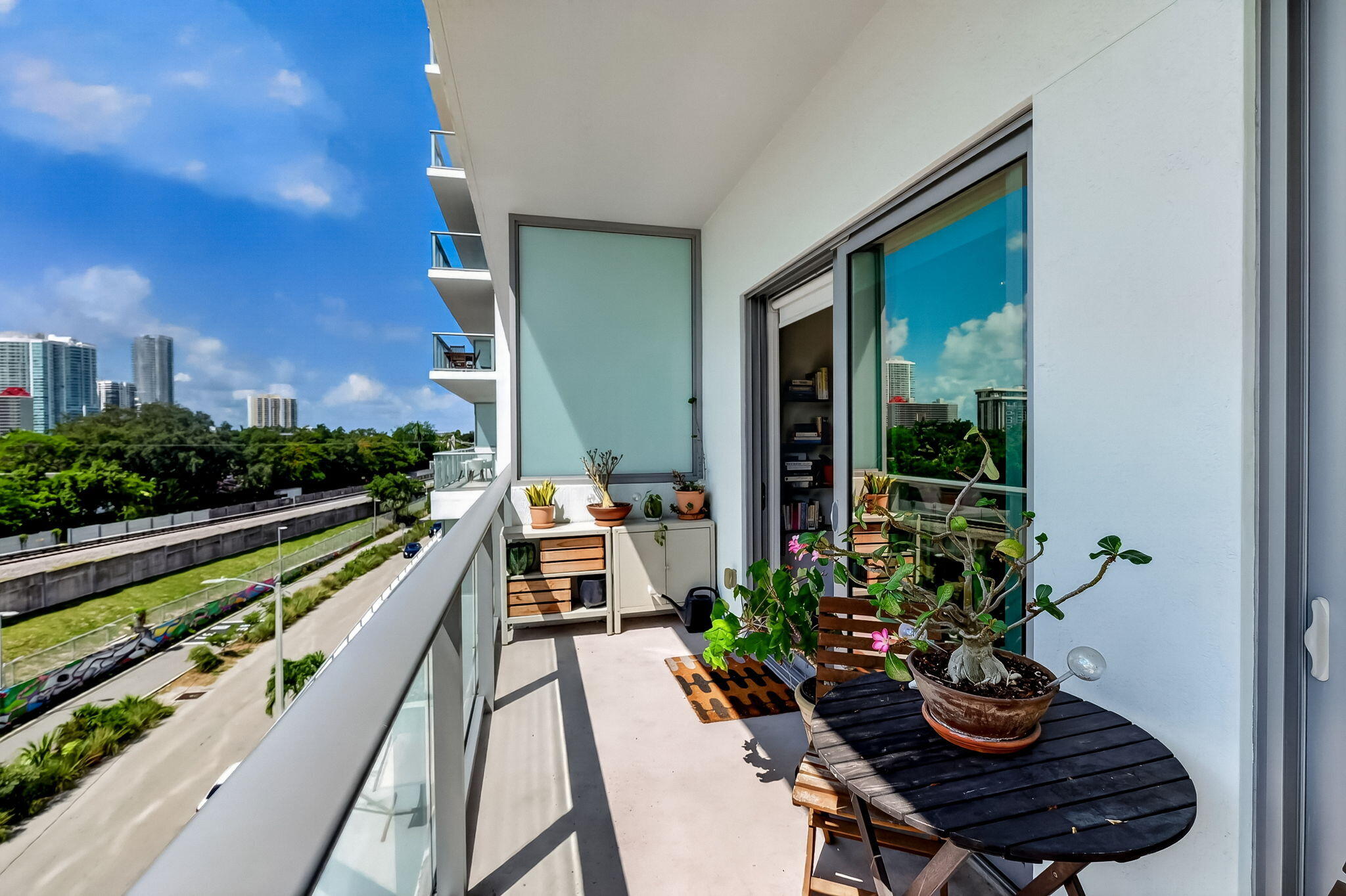 1600 SW 1ST #413, Miami FL 33129