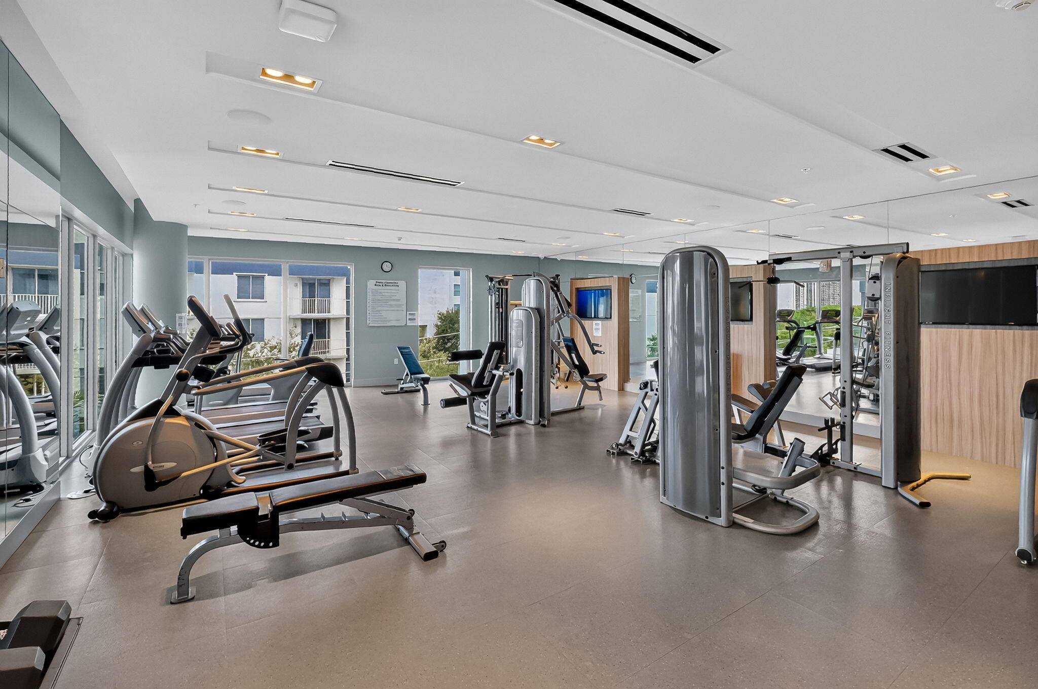 1600 SW 1ST #413, Miami FL 33129