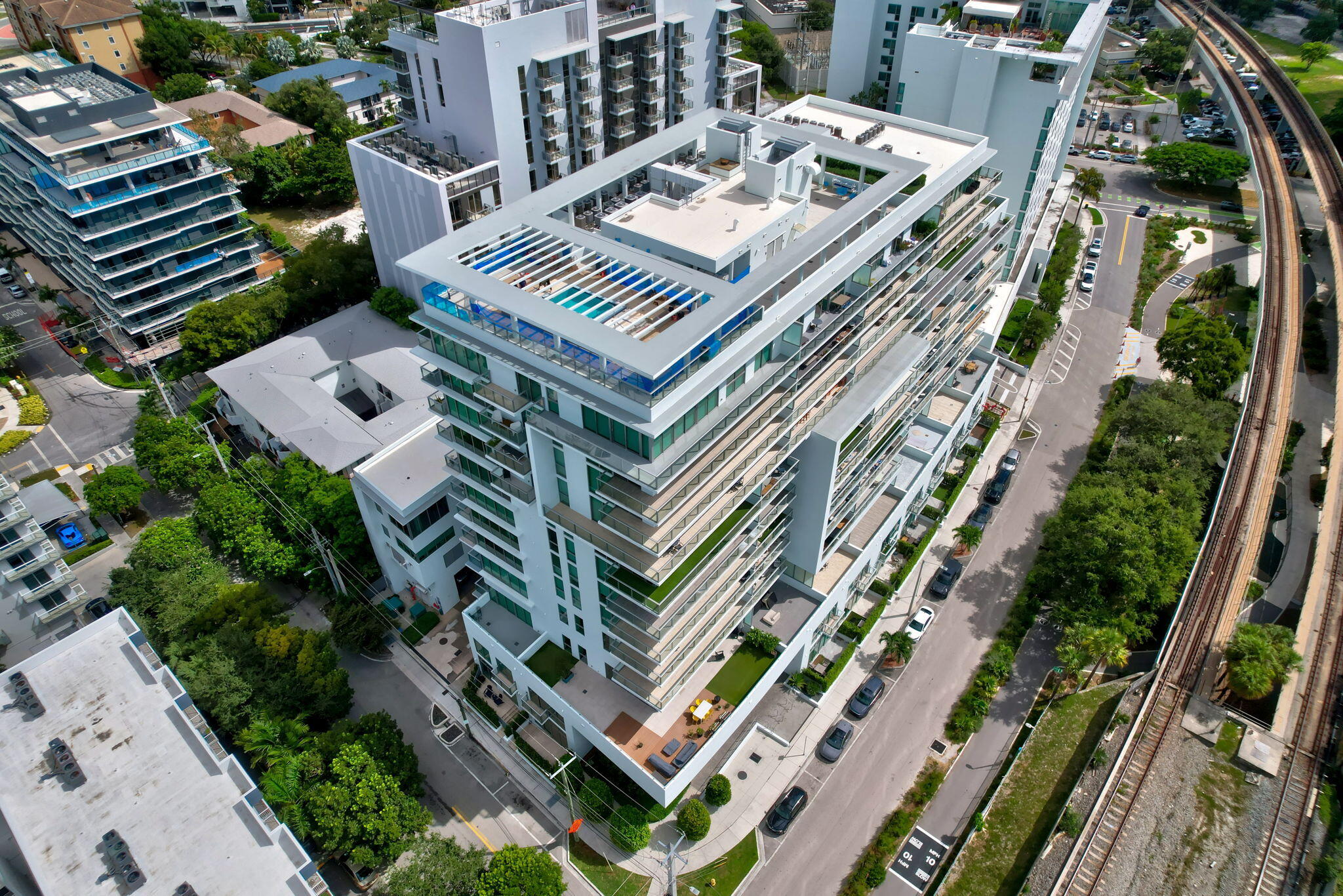 1600 SW 1ST #413, Miami FL 33129