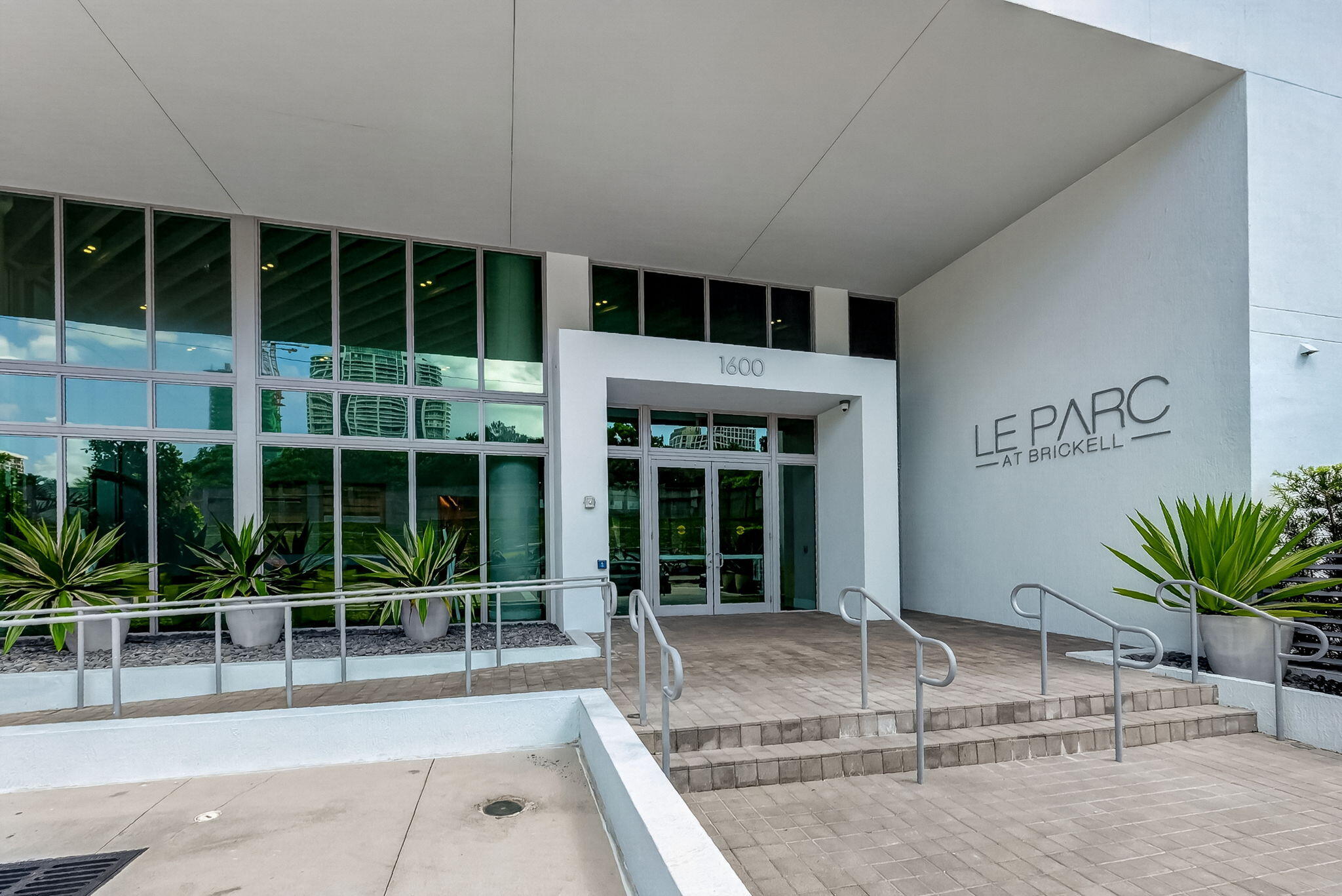 1600 SW 1ST #413, Miami FL 33129