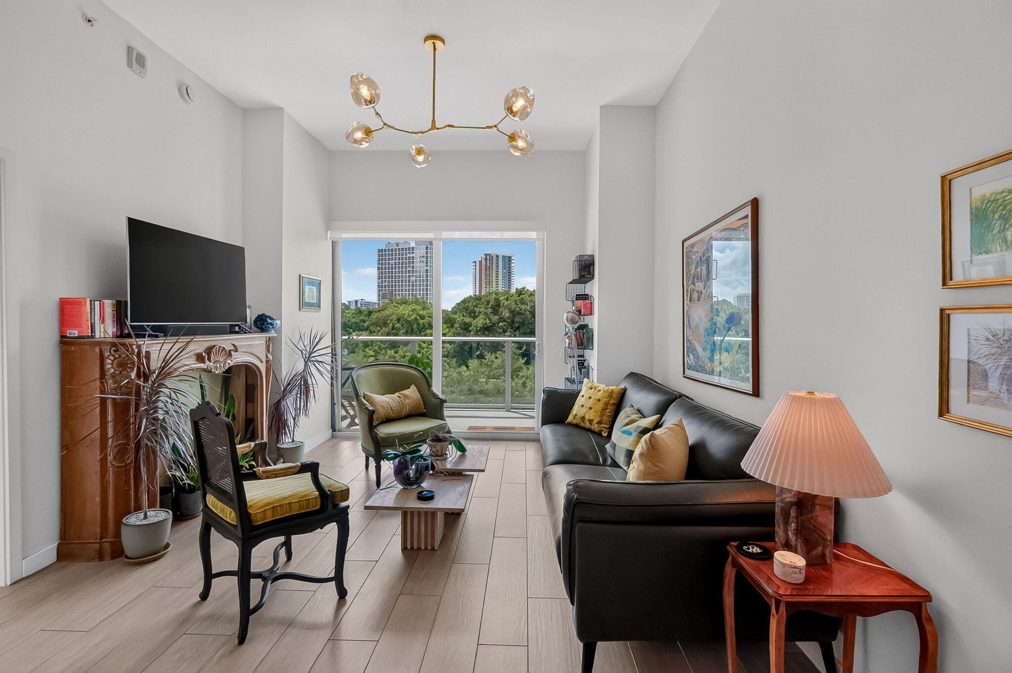 1600 SW 1ST #413, Miami FL 33129