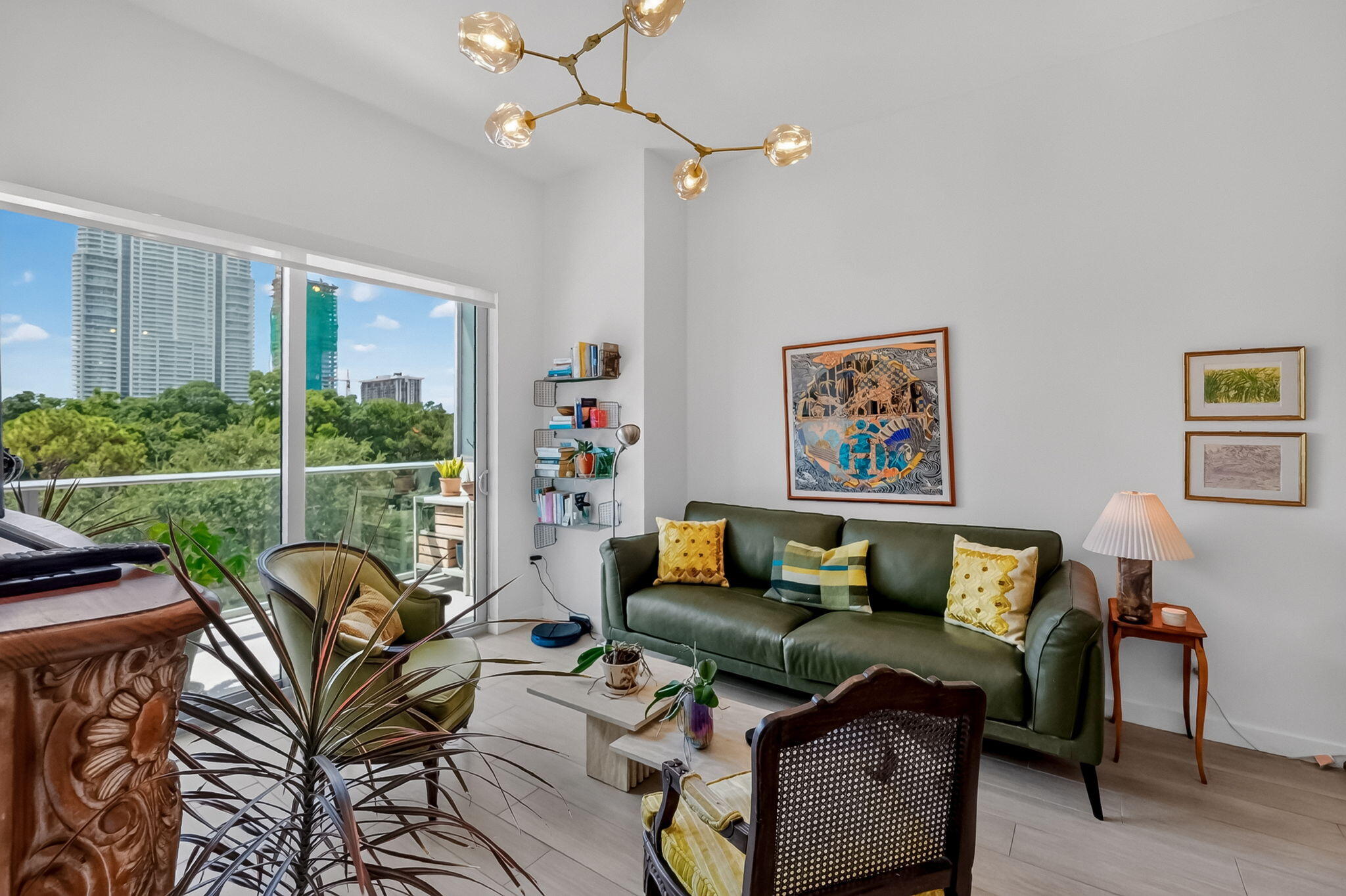 1600 SW 1ST #413, Miami FL 33129