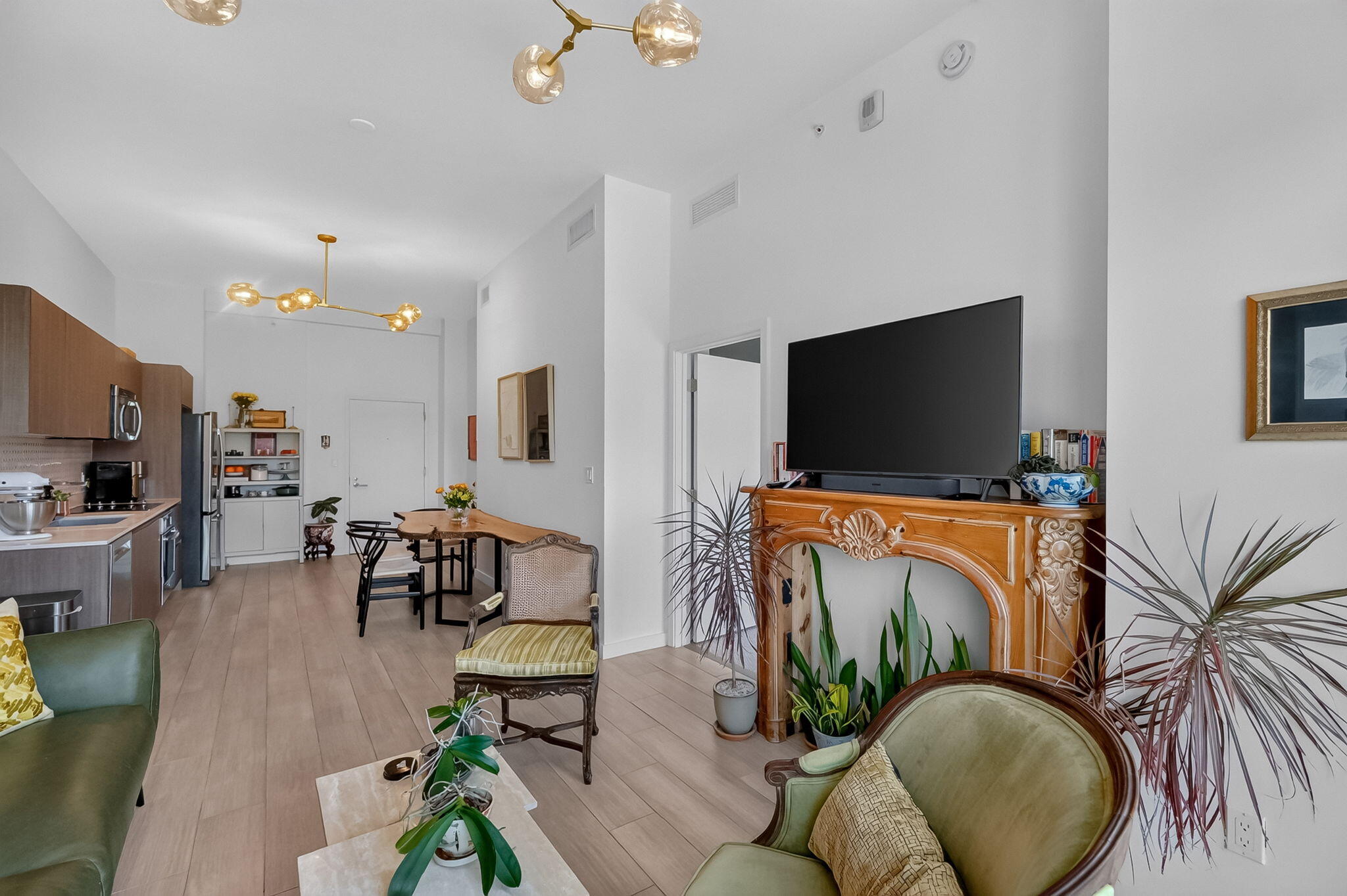1600 SW 1ST #413, Miami FL 33129