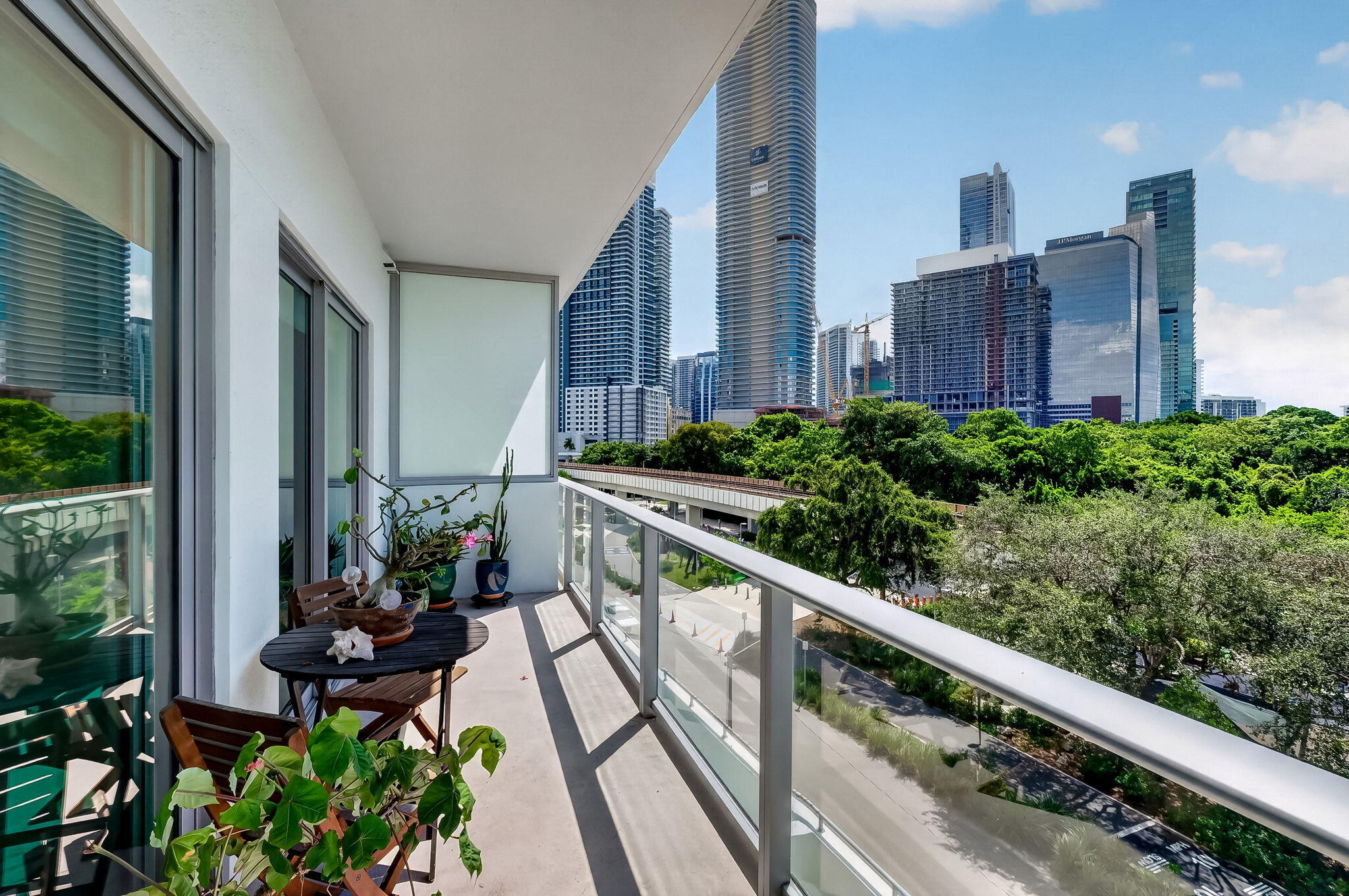 1600 SW 1ST #413, Miami FL 33129