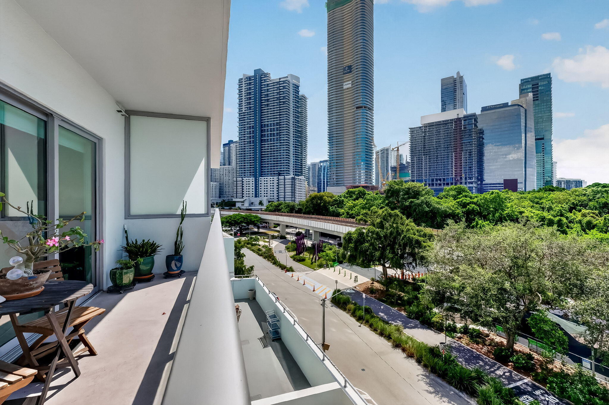 1600 SW 1ST #413, Miami FL 33129