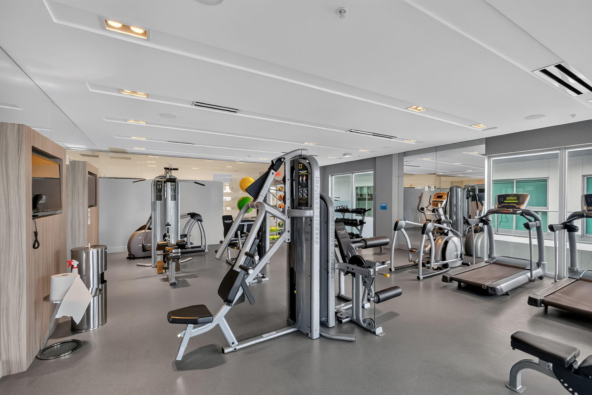 1600 SW 1ST #413, Miami FL 33129