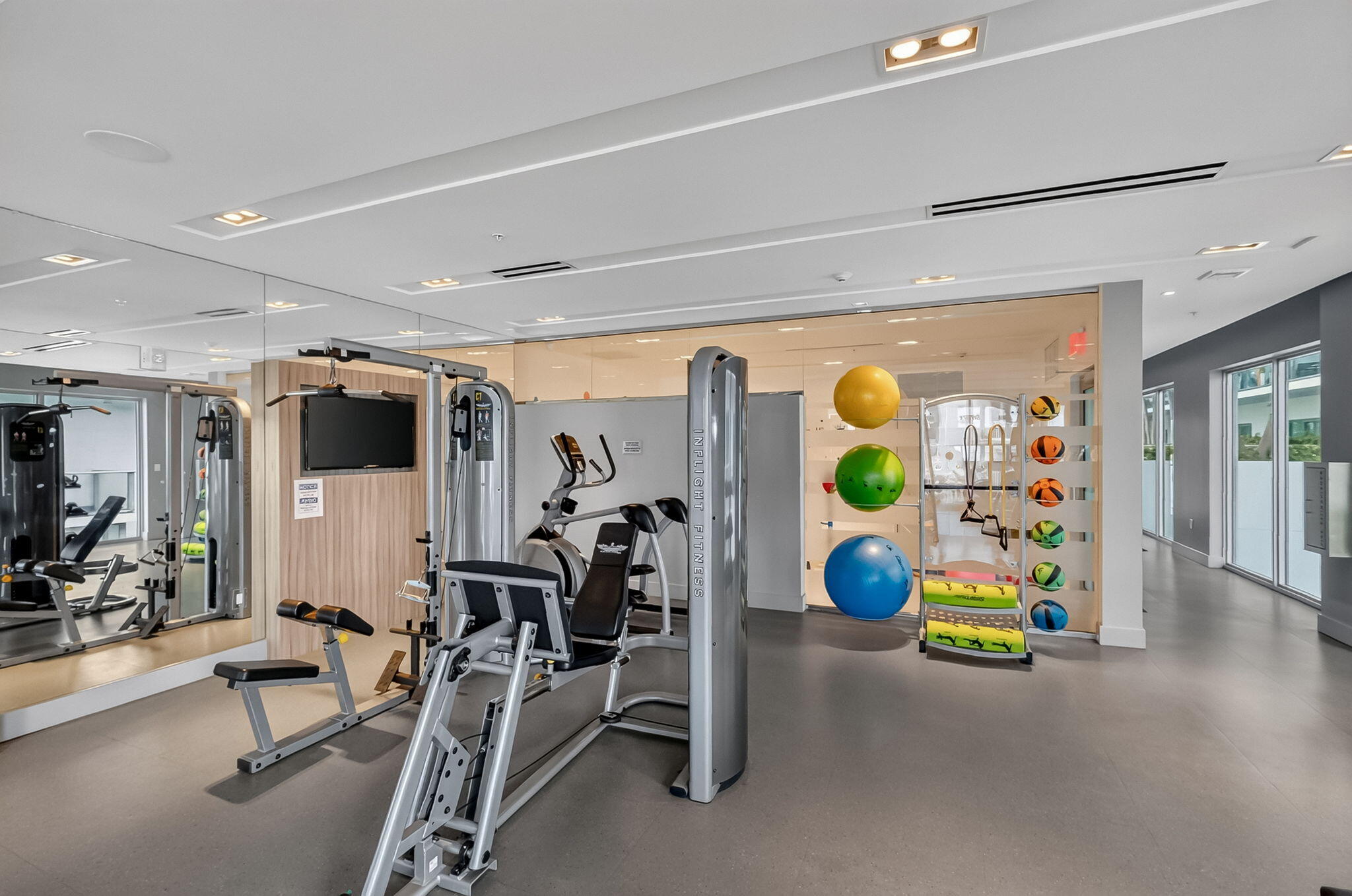 1600 SW 1ST #413, Miami FL 33129