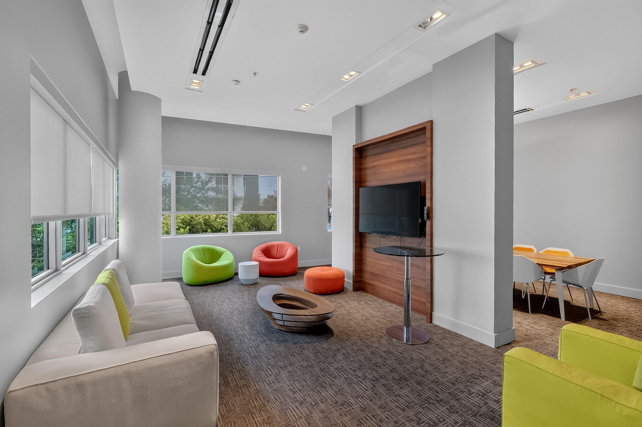 1600 SW 1ST #413, Miami FL 33129