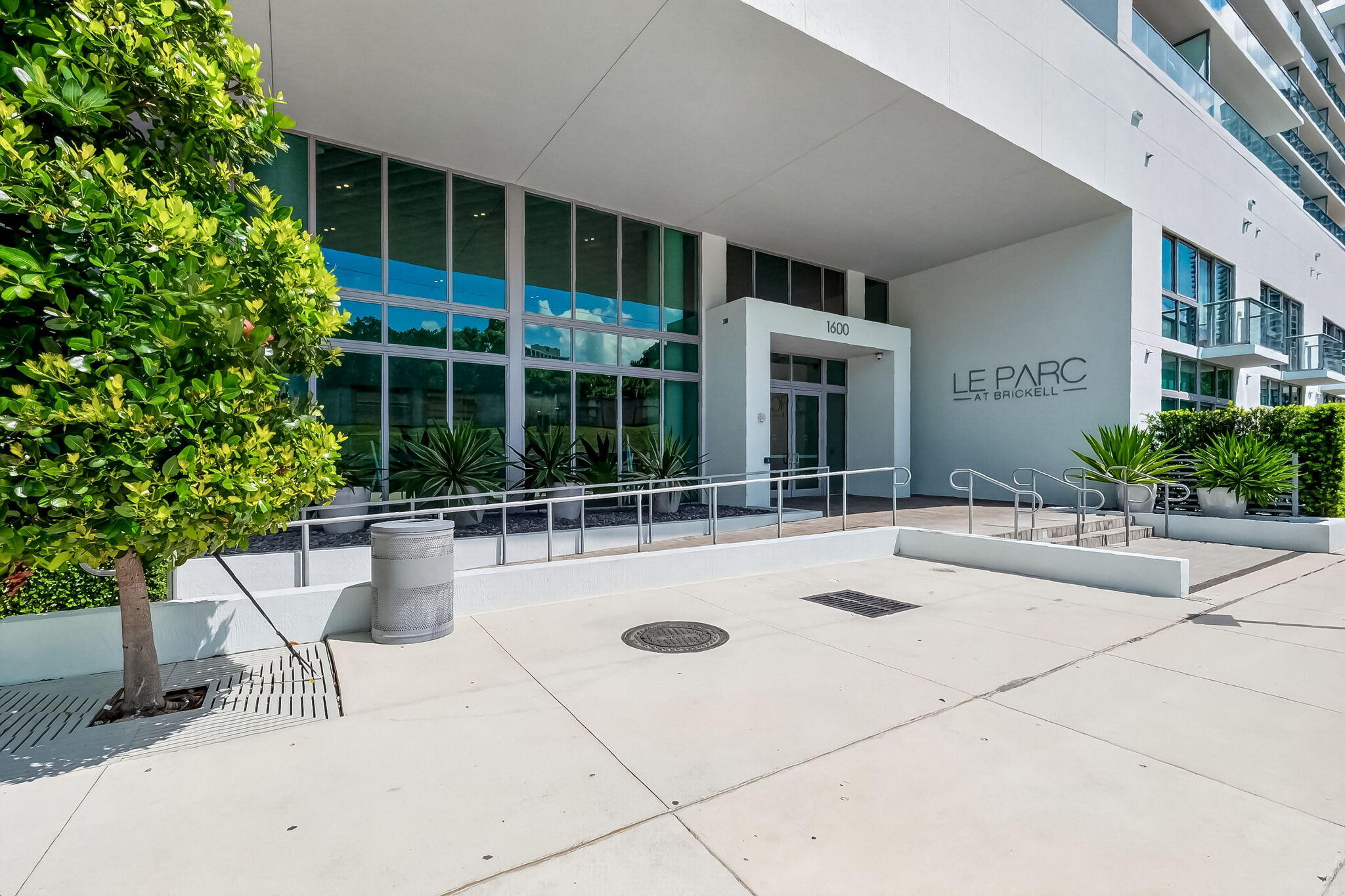 1600 SW 1ST #413, Miami FL 33129