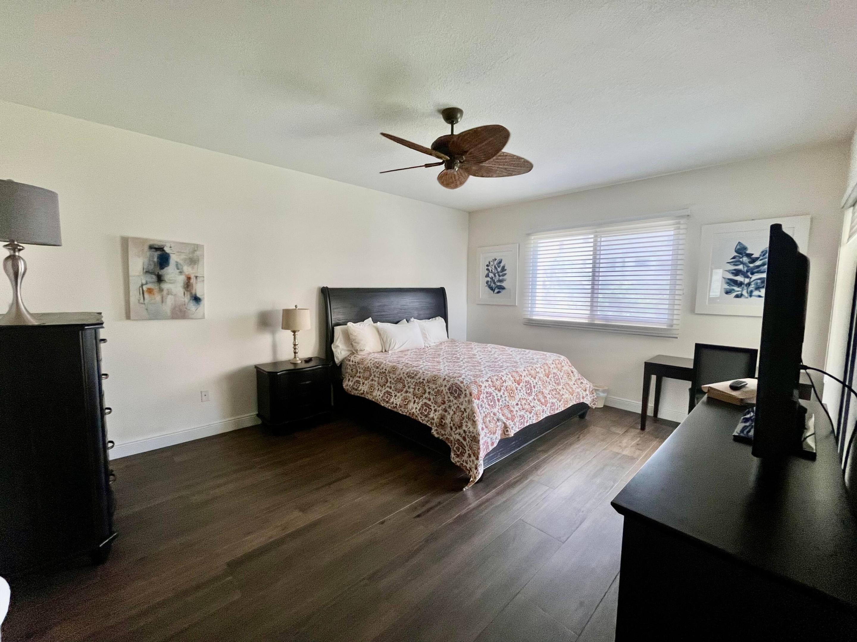 370 GOLFVIEW #302, North Palm Beach FL 33408