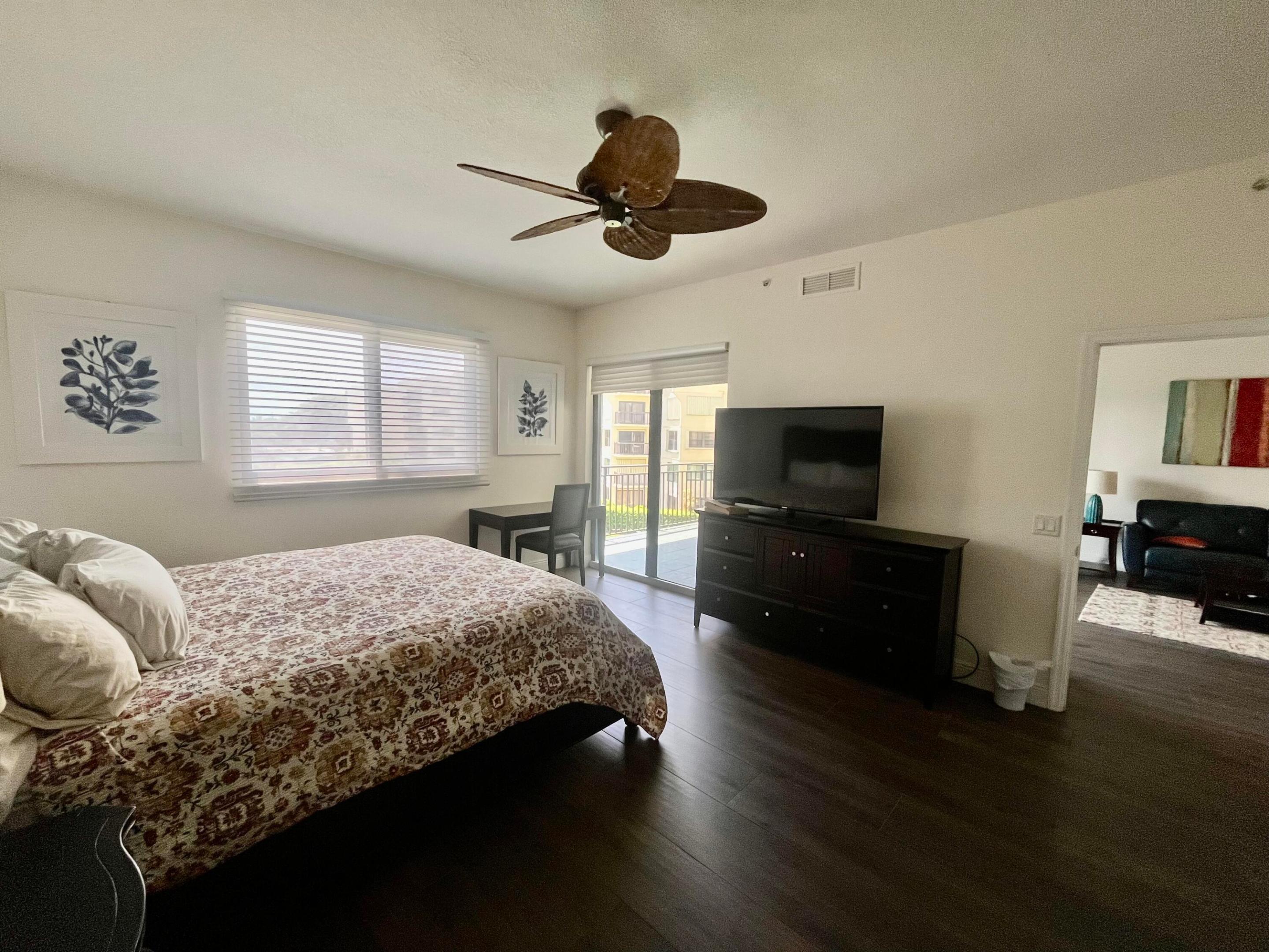 370 GOLFVIEW #302, North Palm Beach FL 33408