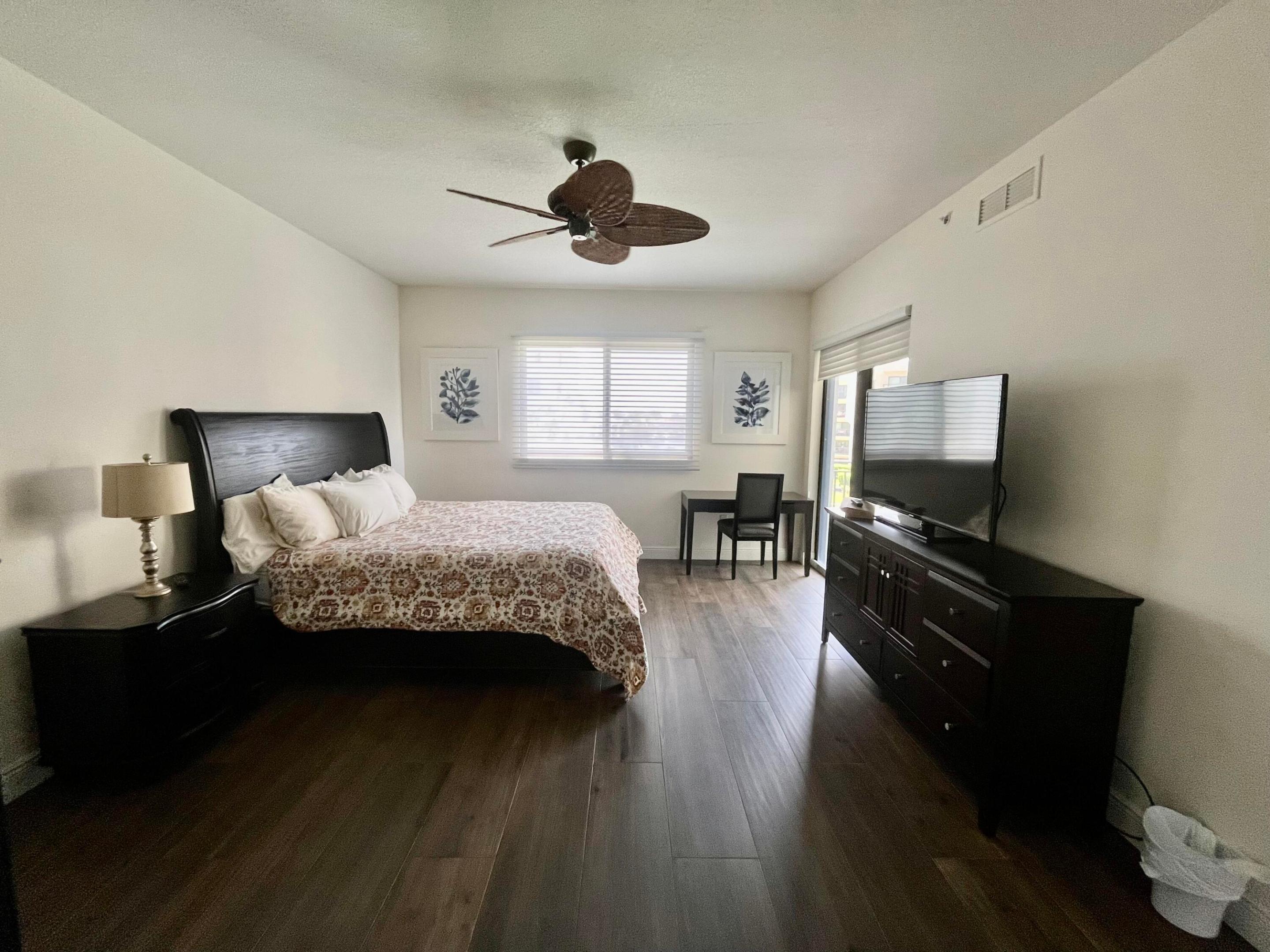 370 GOLFVIEW #302, North Palm Beach FL 33408