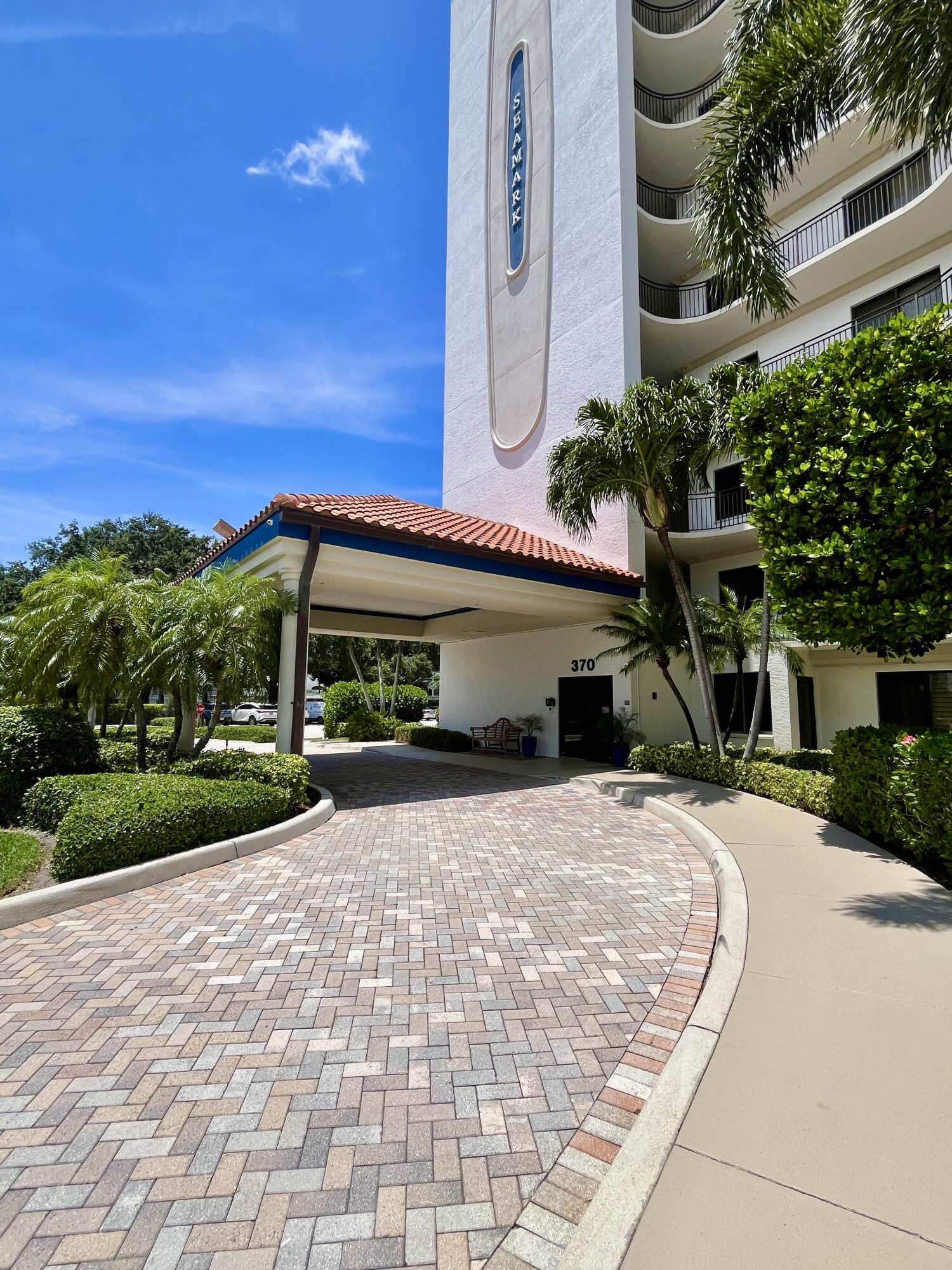 370 GOLFVIEW #302, North Palm Beach FL 33408