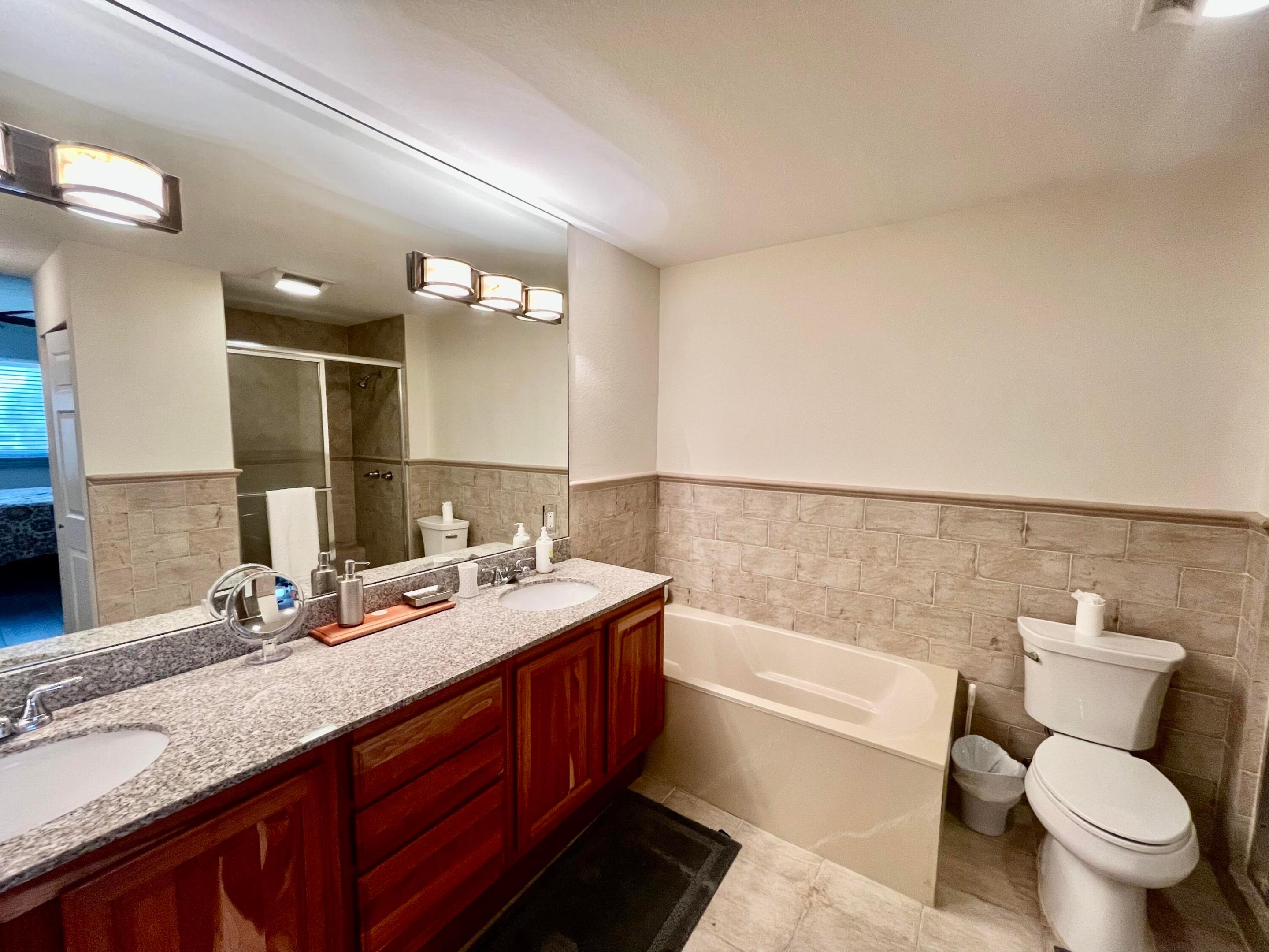 370 GOLFVIEW #302, North Palm Beach FL 33408