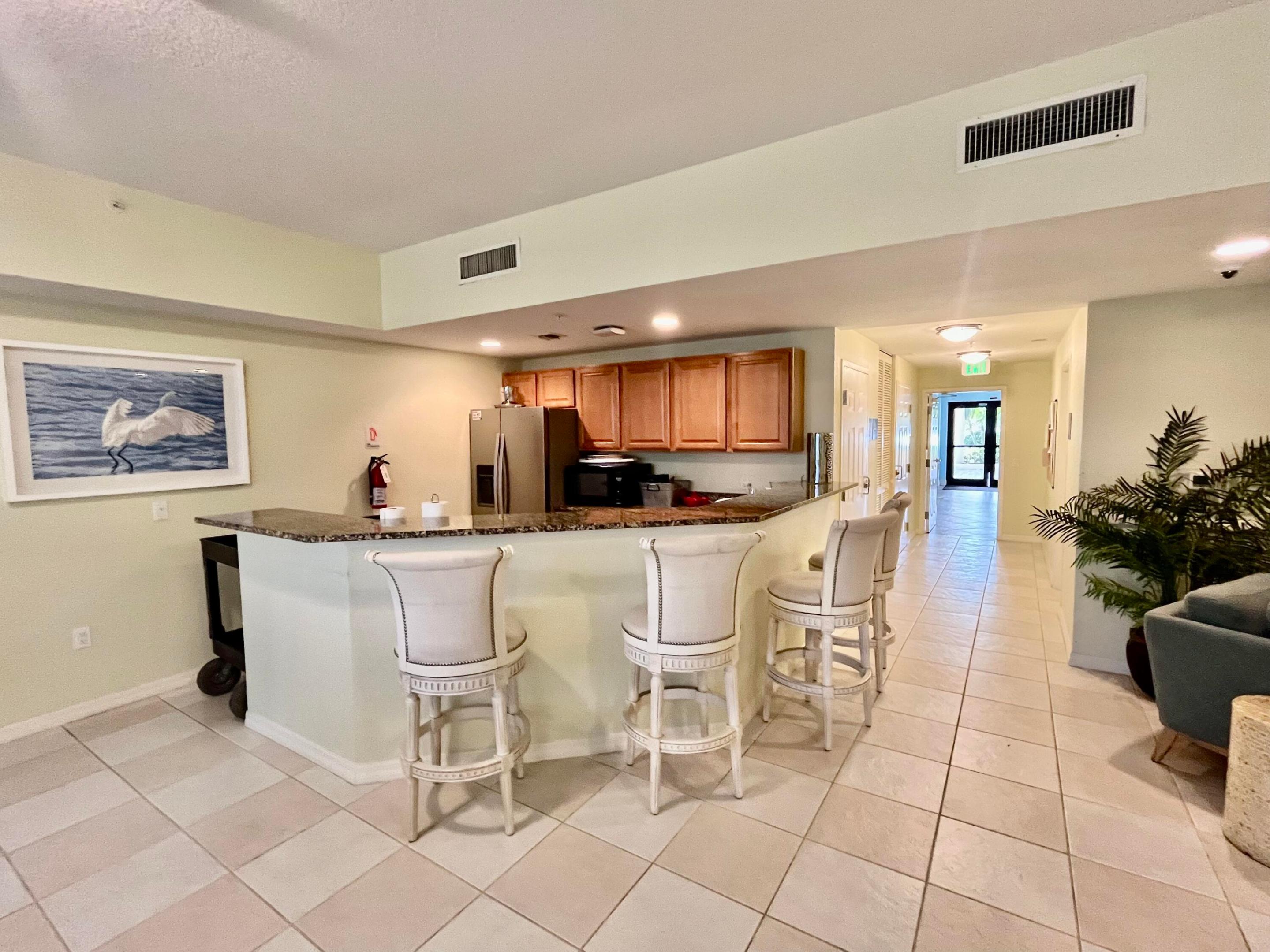 370 GOLFVIEW #302, North Palm Beach FL 33408