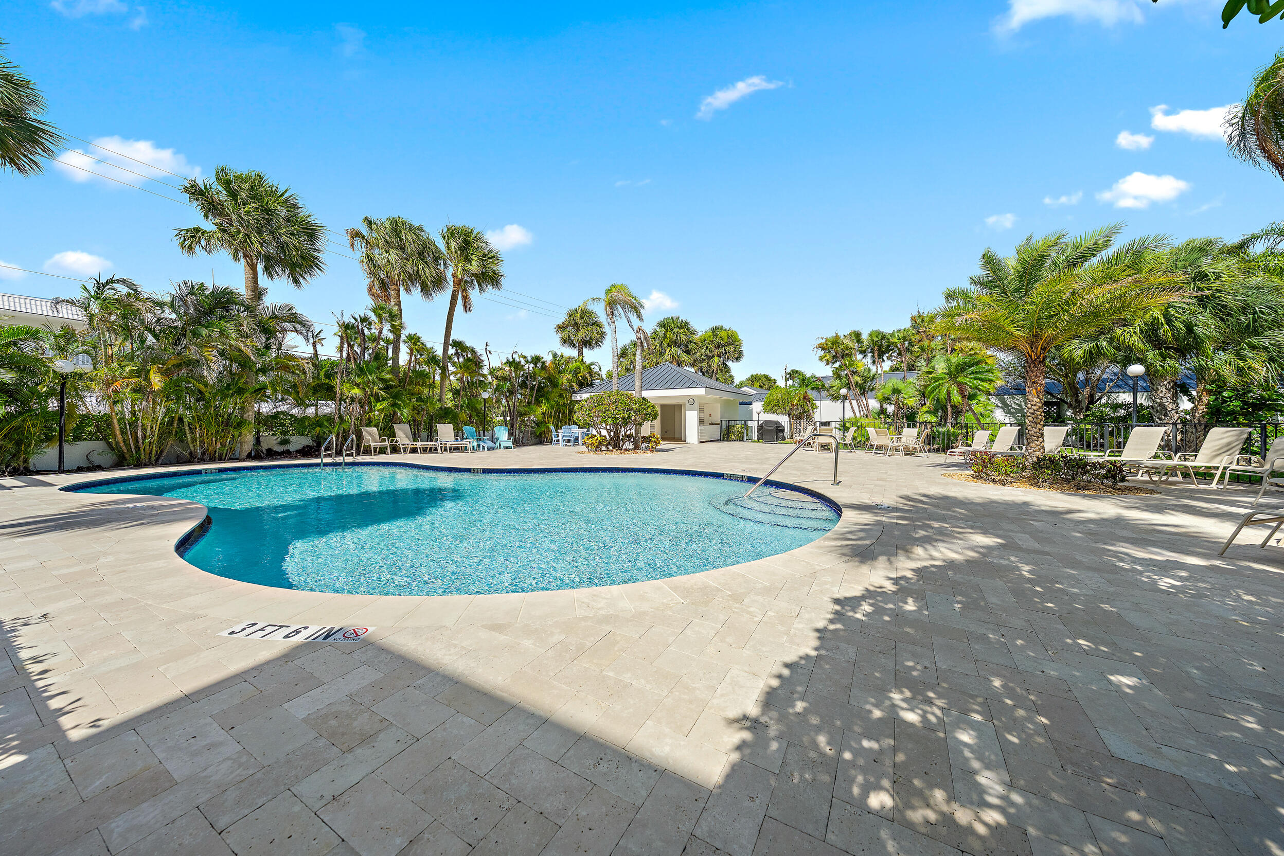 200 Waterway #208, Tequesta FL 33469