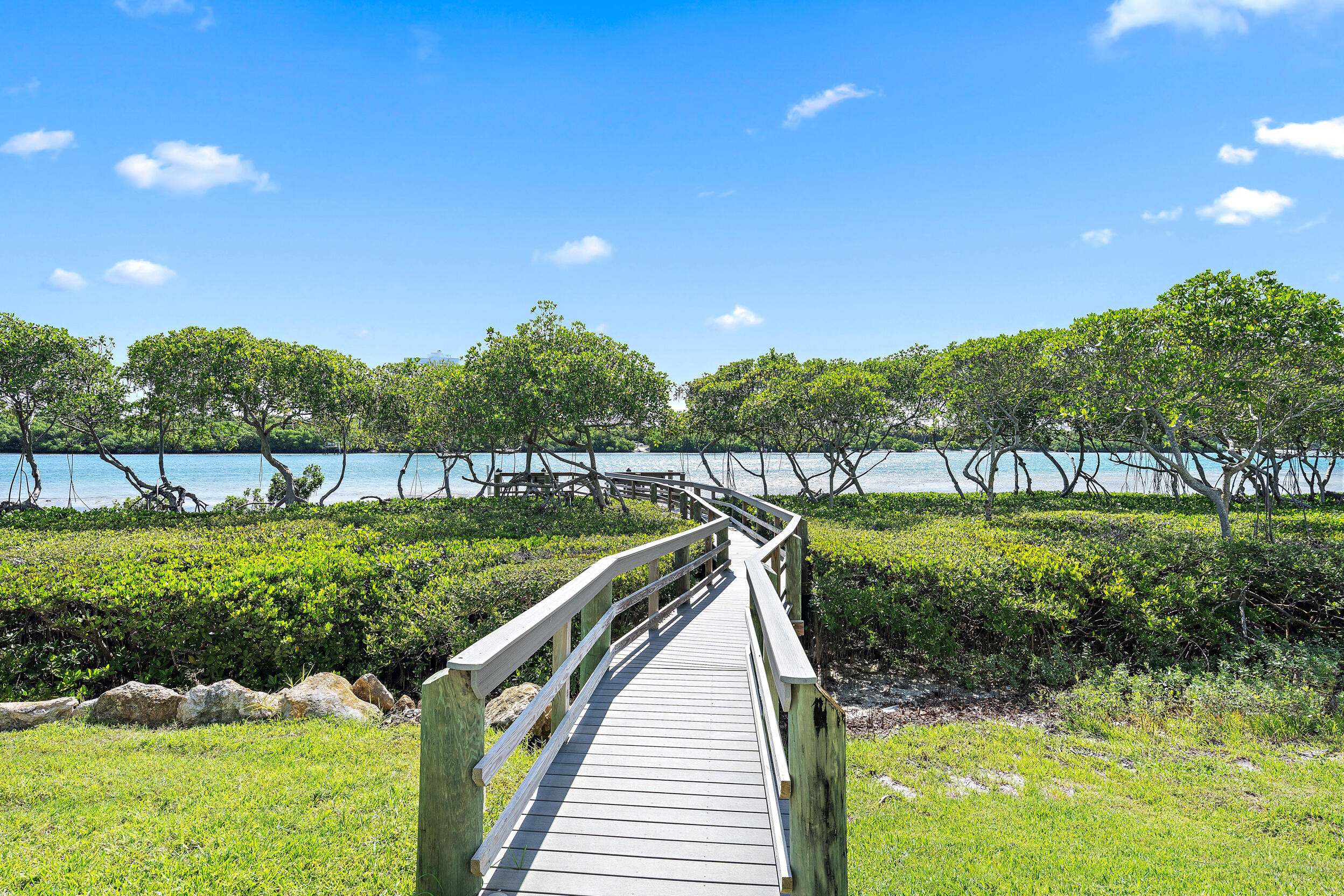 200 Waterway #208, Tequesta FL 33469