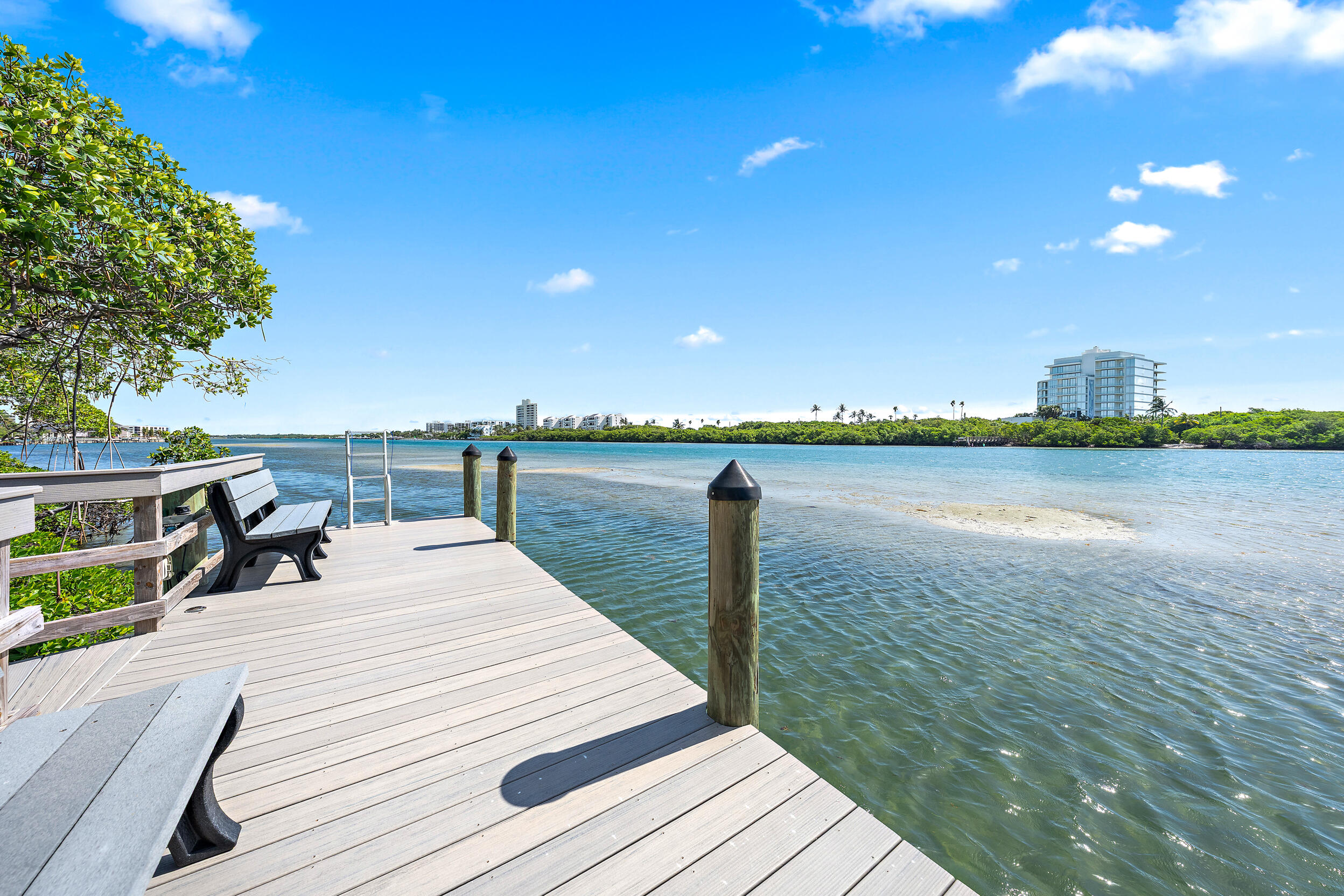 200 Waterway #208, Tequesta FL 33469