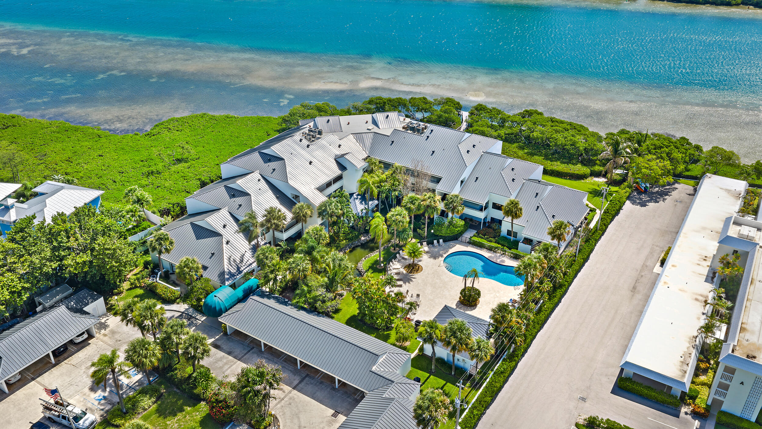 200 Waterway #208, Tequesta FL 33469